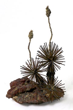 Scultura brutalista Forme vegetali astratte su base di terracotta