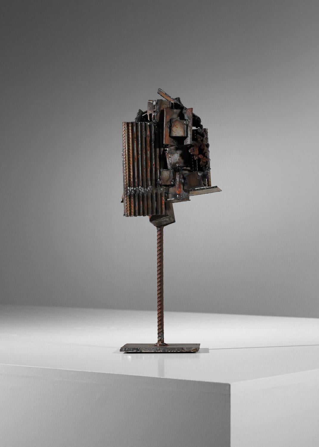 French Brutalist sculpture by artist Donna in steel For Sale