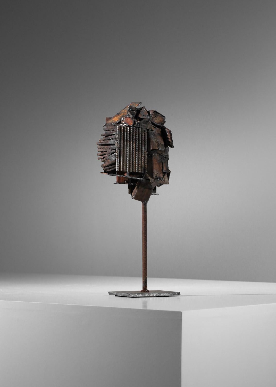 Brutalist sculpture by artist Donna in steel In Good Condition For Sale In Lyon, FR