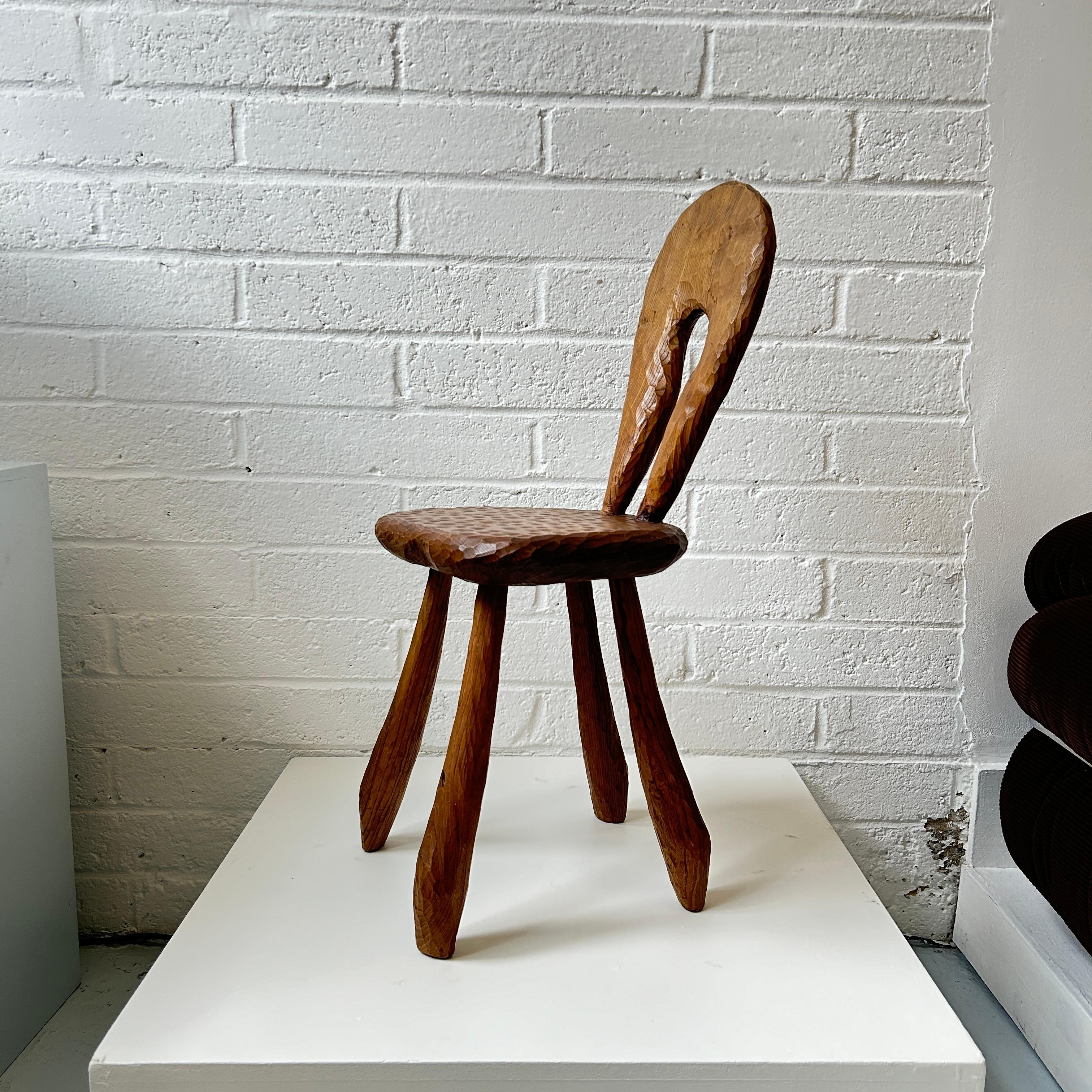 Mid-Century Modern Chaises sculptées brutalistes en vente