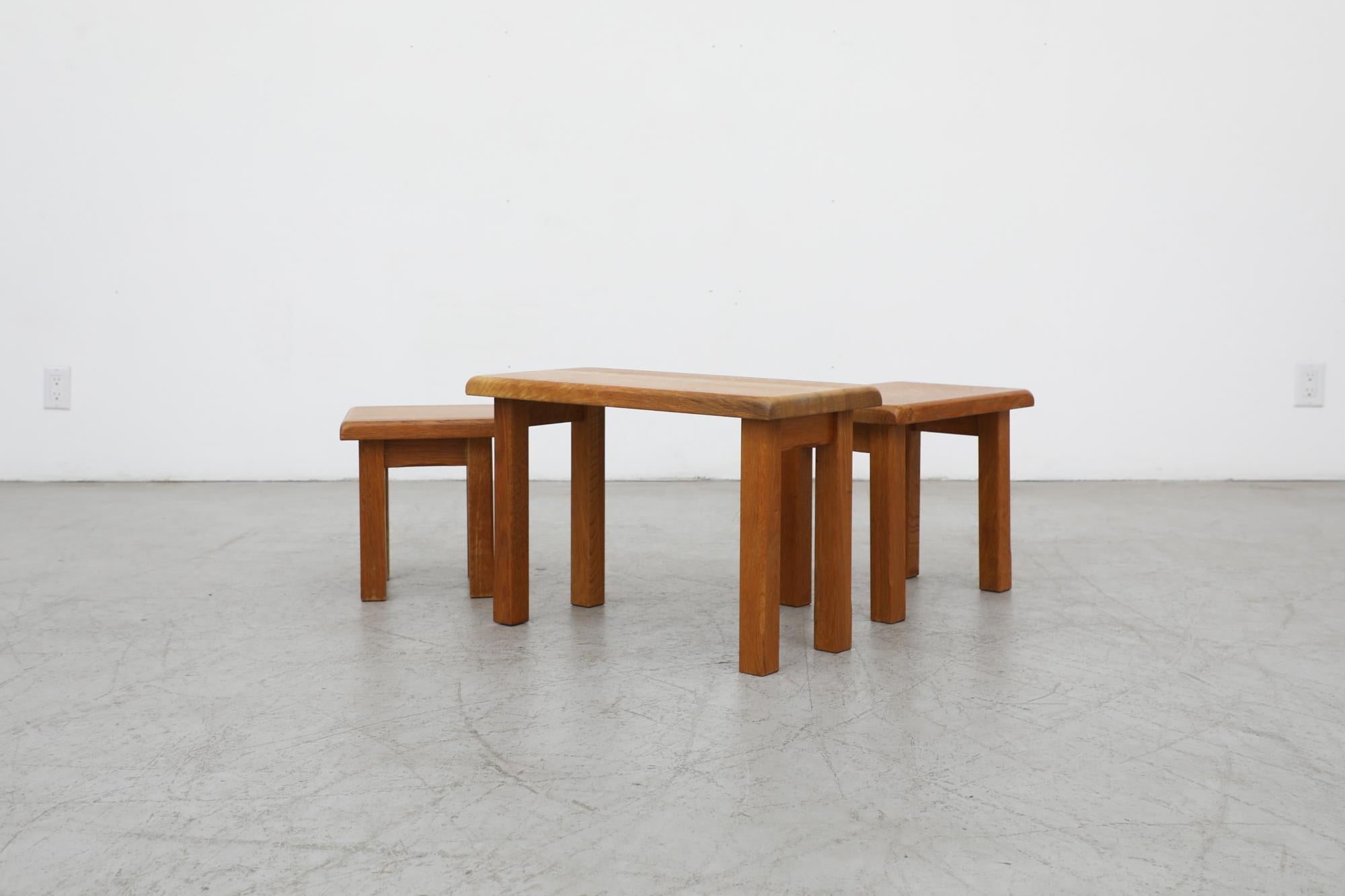 Brutalist Set of 3 Pierre Chapo Inspired Mid-Century Golden Oak Nesting Tables For Sale 2