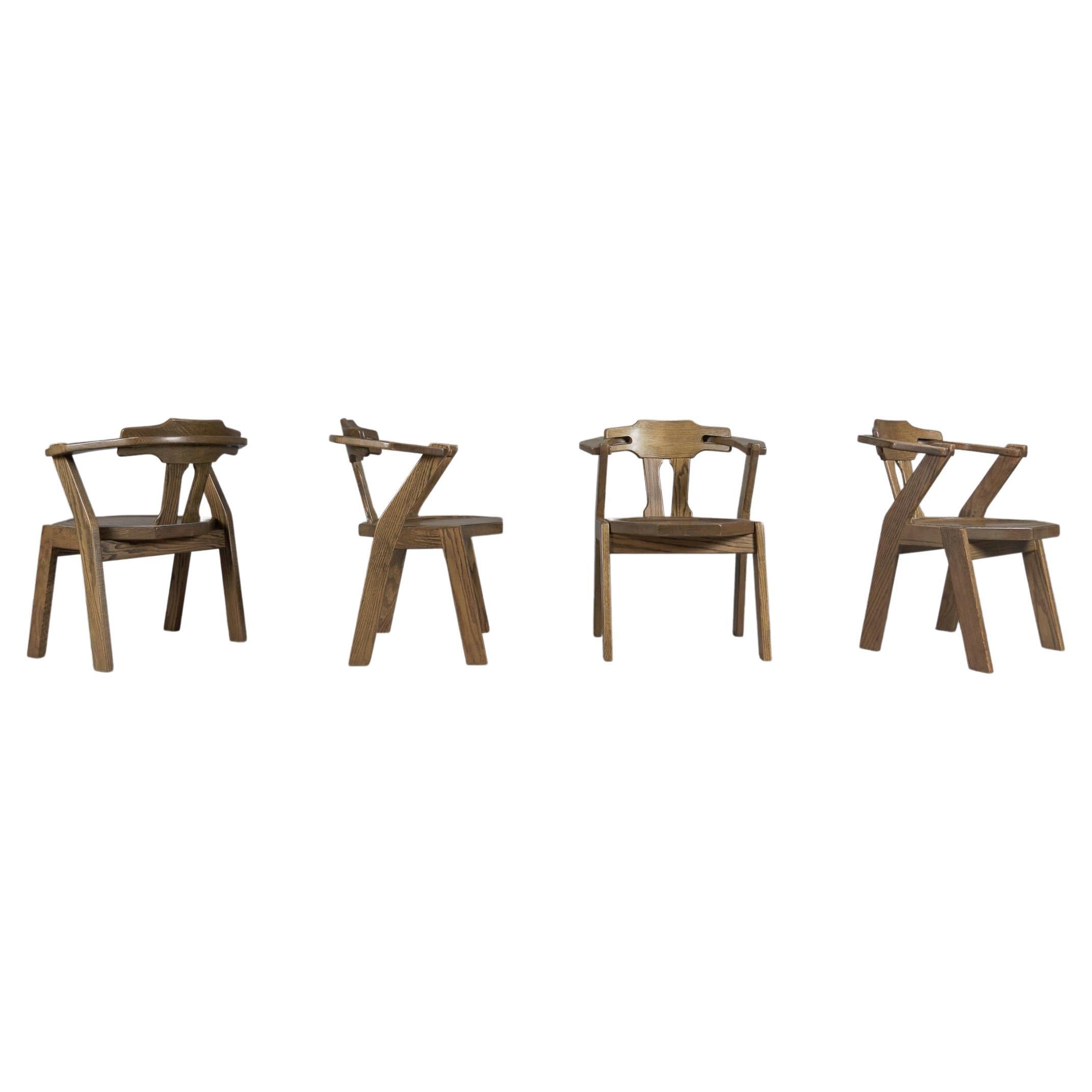 Brutalistischer Satz von 4 Stühlen mit Armlehnen aus Eiche, 1960er Jahre