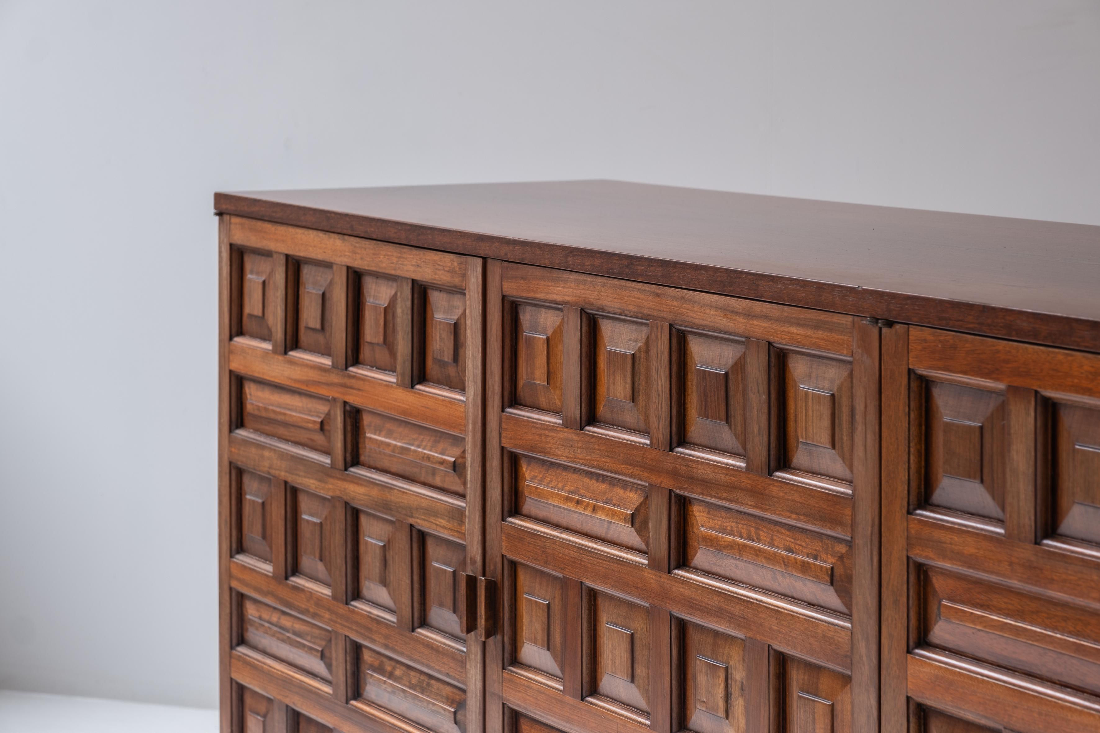Brutalist sideboard from Spain, designed and manufactured in the 1970s. 4