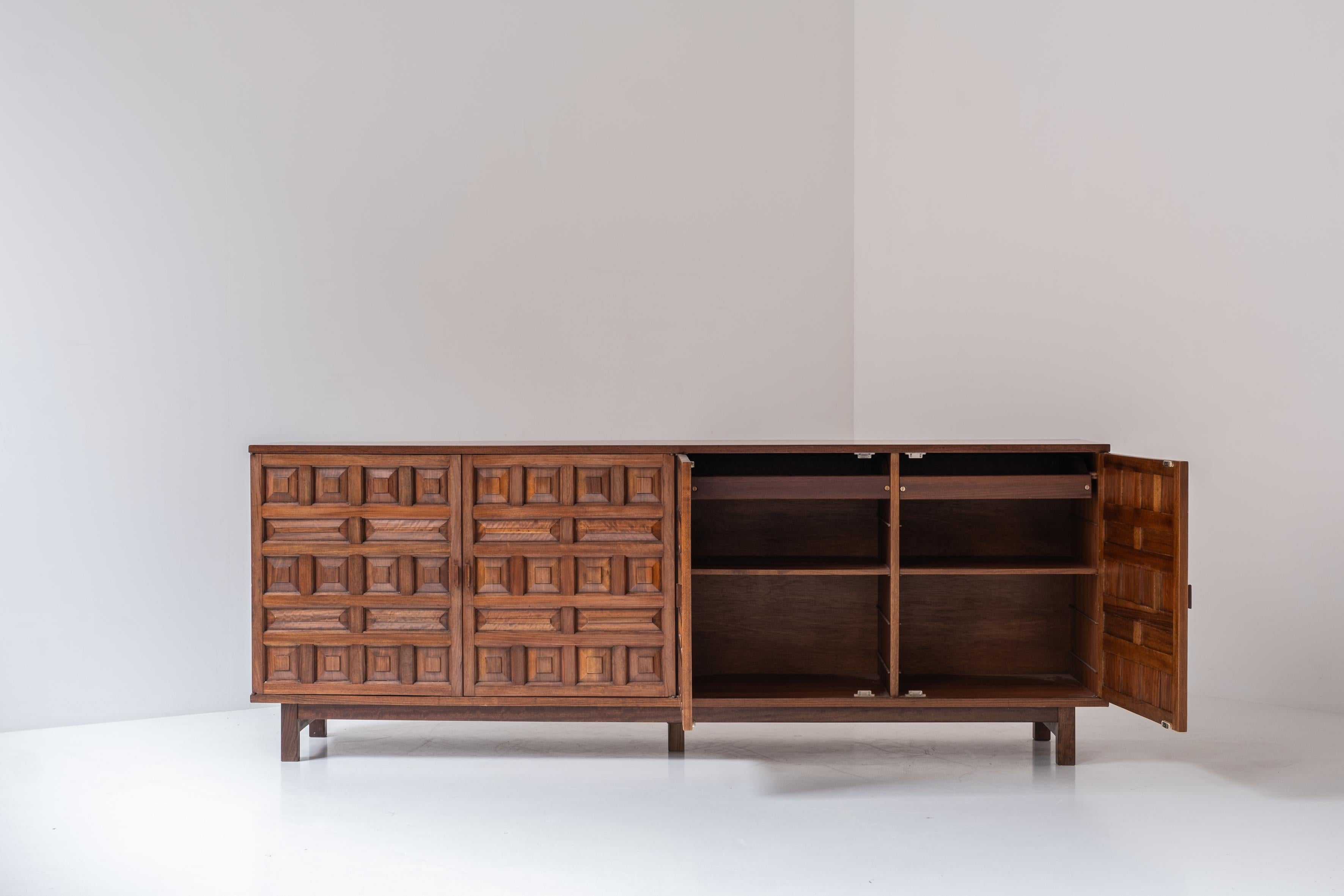 Brutalist sideboard from Spain, designed and manufactured in the 1970s. In Good Condition In Antwerp, BE