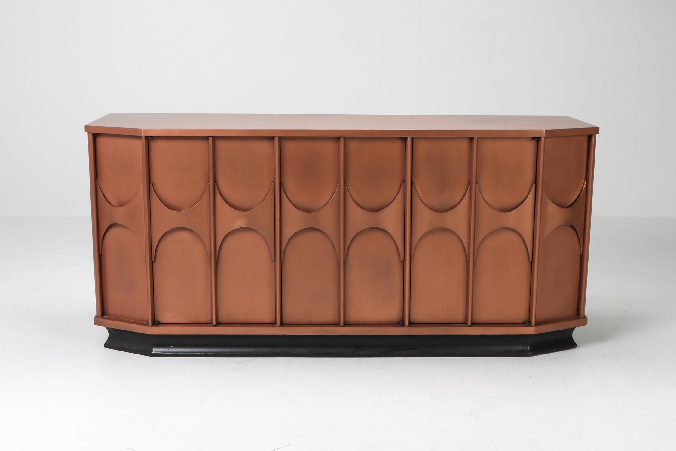 Brutalistisches Sideboard aus Kupferlack, Belgien, 1960er Jahre (Brutalismus)