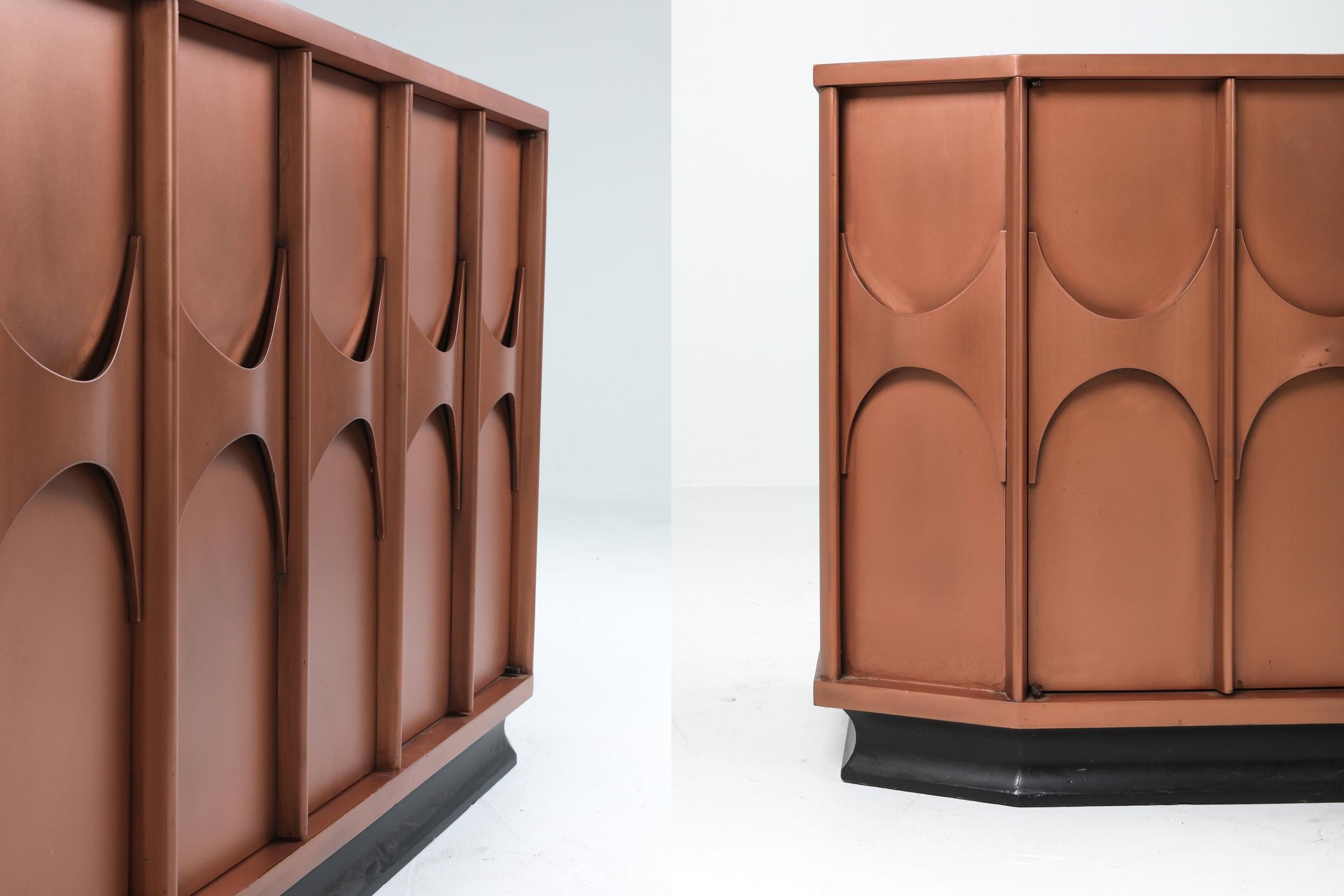 Brutalistisches Sideboard aus Kupferlack, Belgien, 1960er Jahre 2