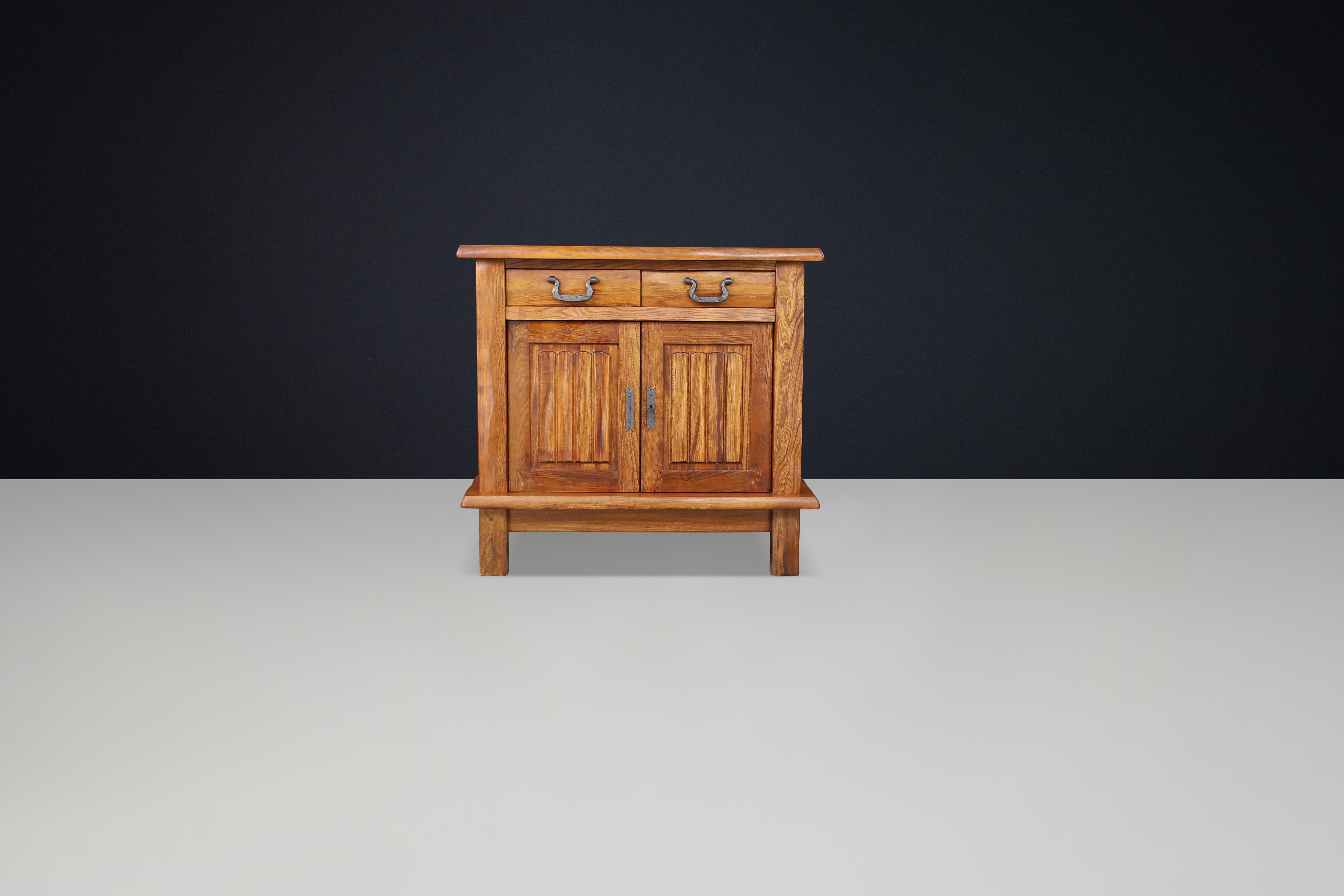 Finnish Brutalist Sideboard in Elm by Olavi Hänninen for Mikko Nupponen, Finland, 1958 For Sale