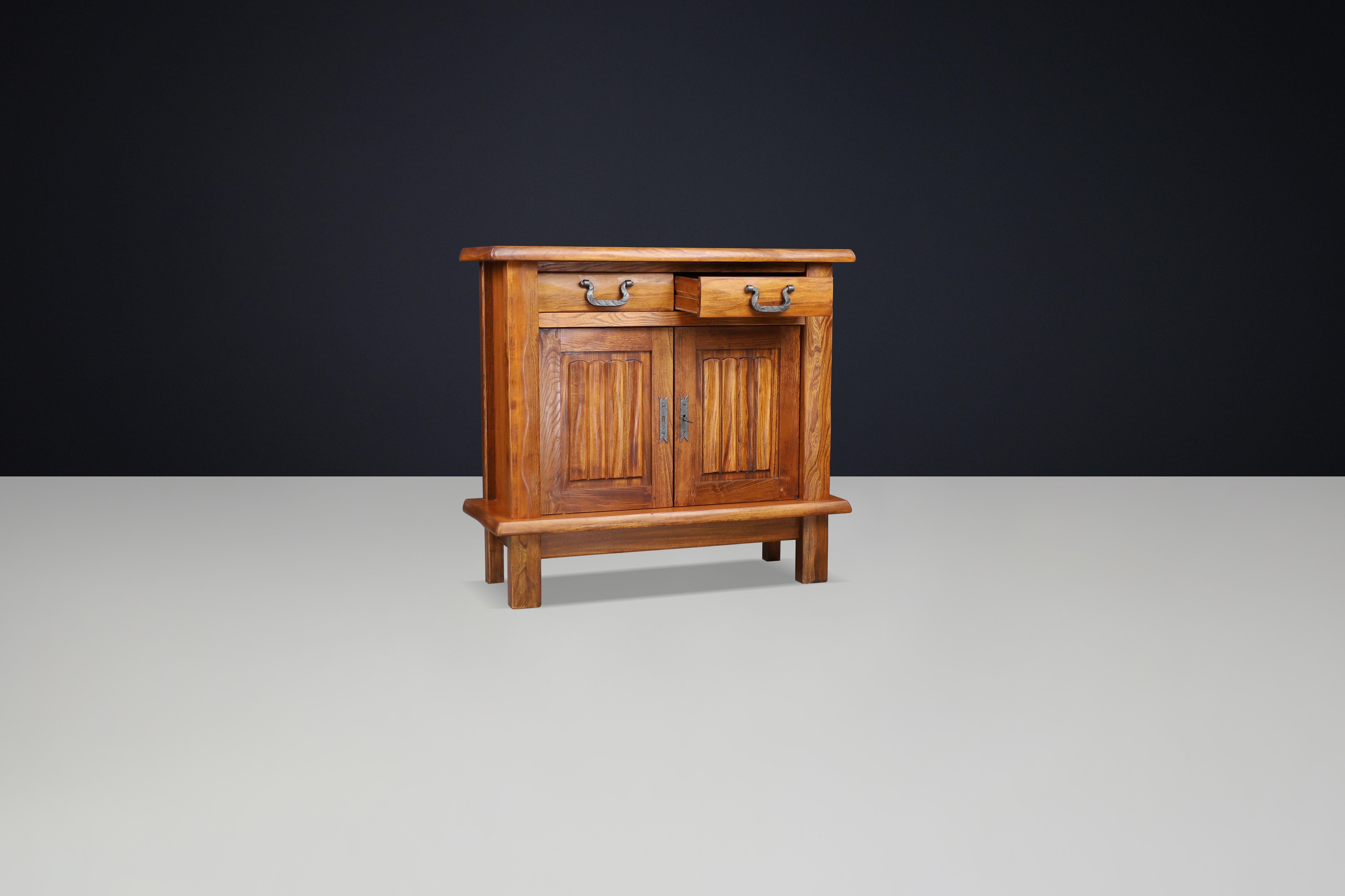 20th Century Brutalist Sideboard in Elm by Olavi Hänninen for Mikko Nupponen, Finland, 1958 For Sale