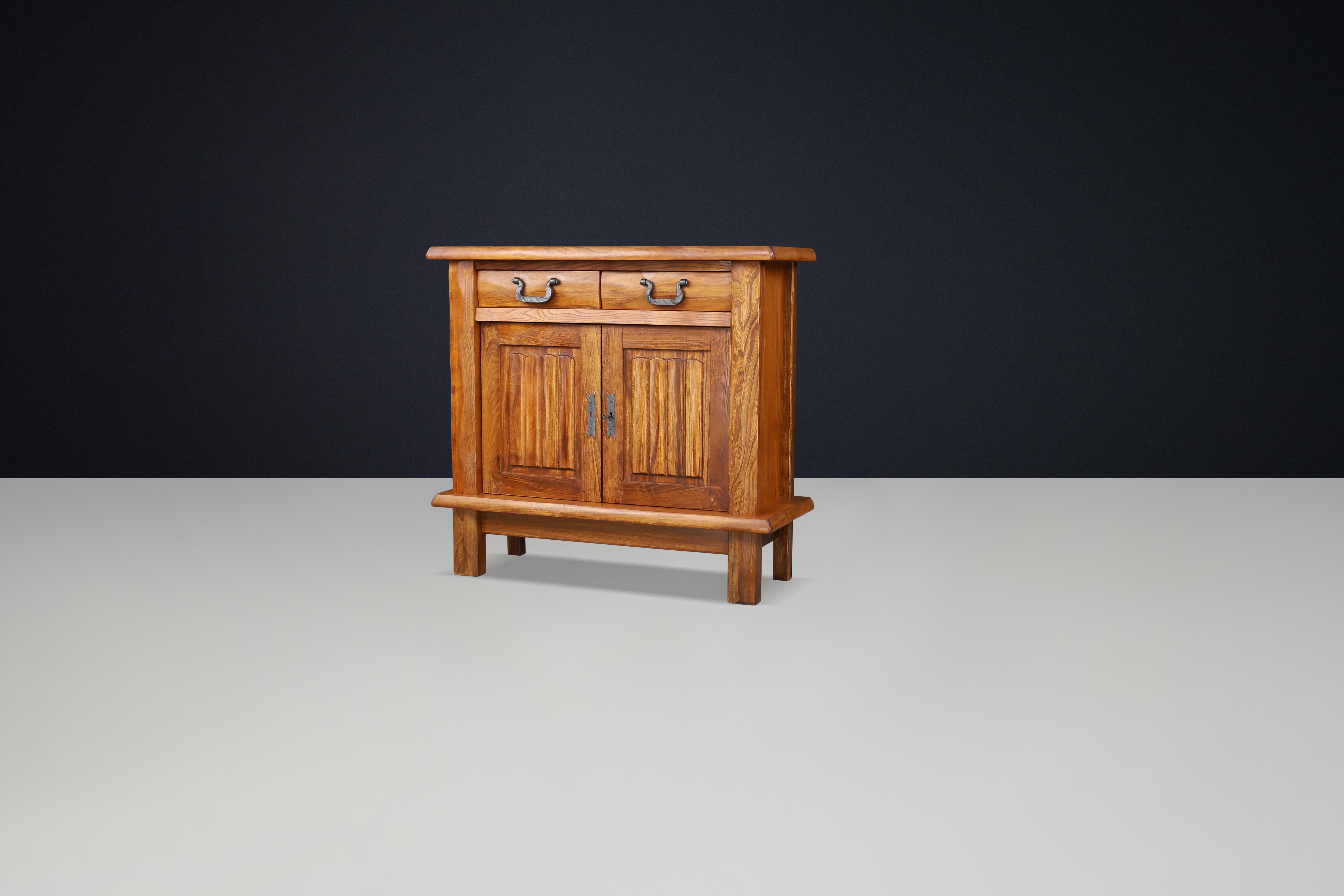 Brutalist Sideboard in Elm by Olavi Hänninen for Mikko Nupponen, Finland, 1958 For Sale 1