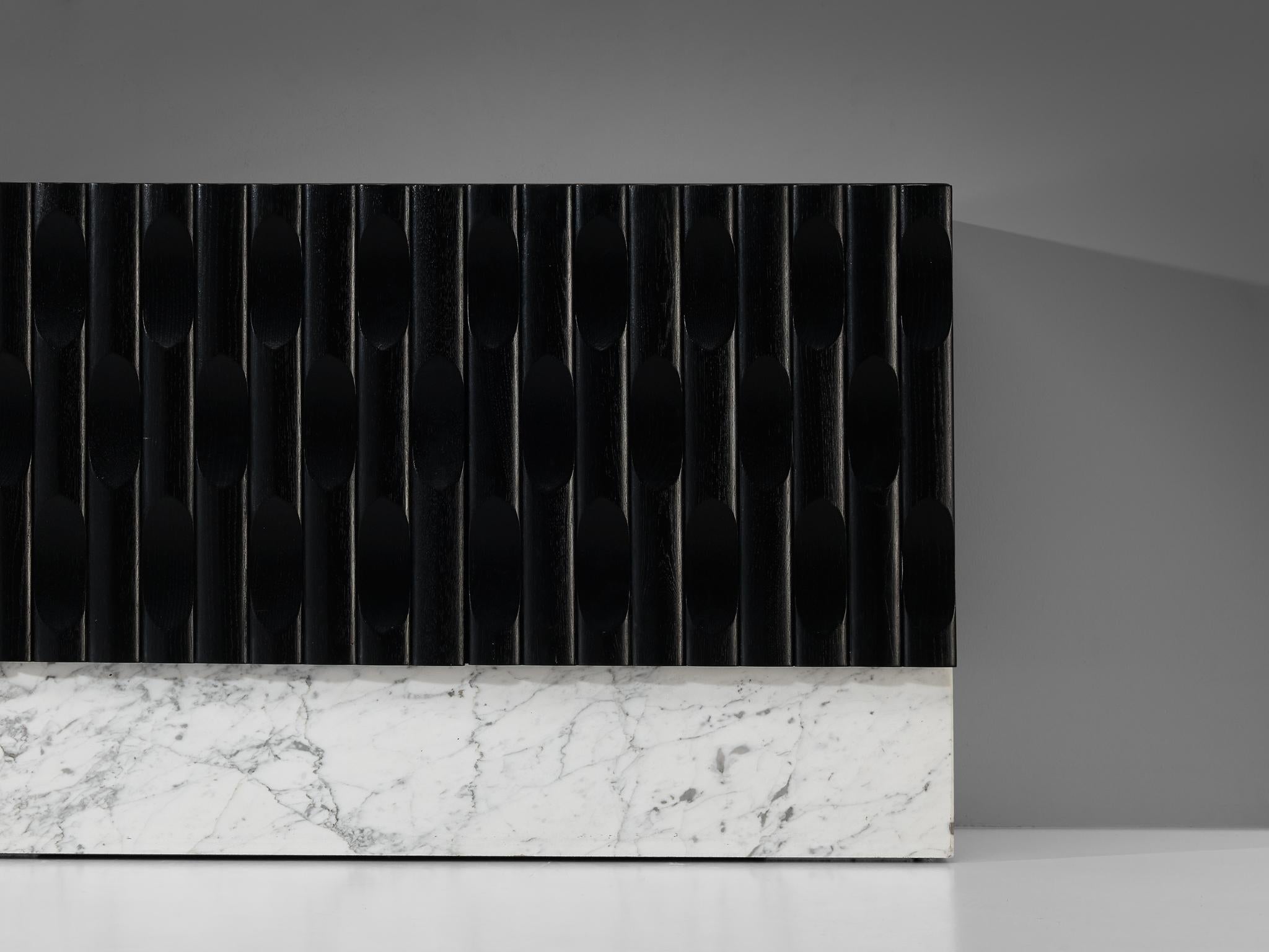 Brutalist Sideboard in Marble and Black Lacquered Oak and Marble  For Sale 4