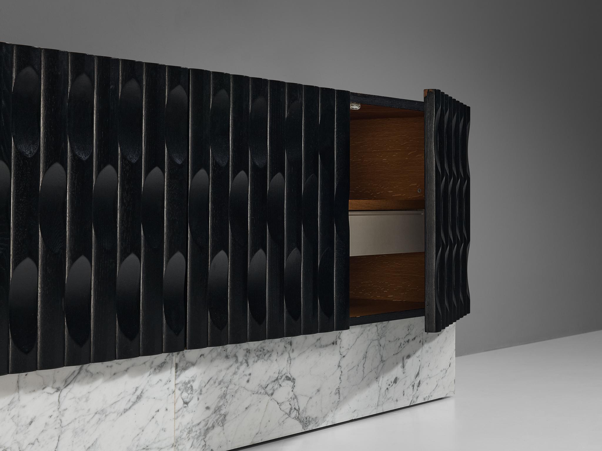 Brutalist Sideboard in Marble and Black Lacquered Oak  In Good Condition For Sale In Waalwijk, NL