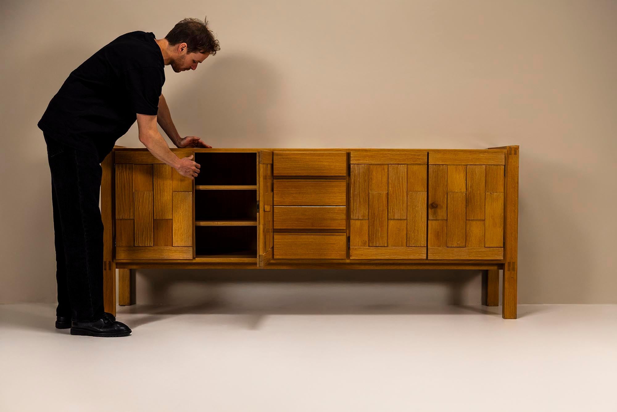 Fine XX secolo Credenza brutalista in Oak, anni '80 in vendita
