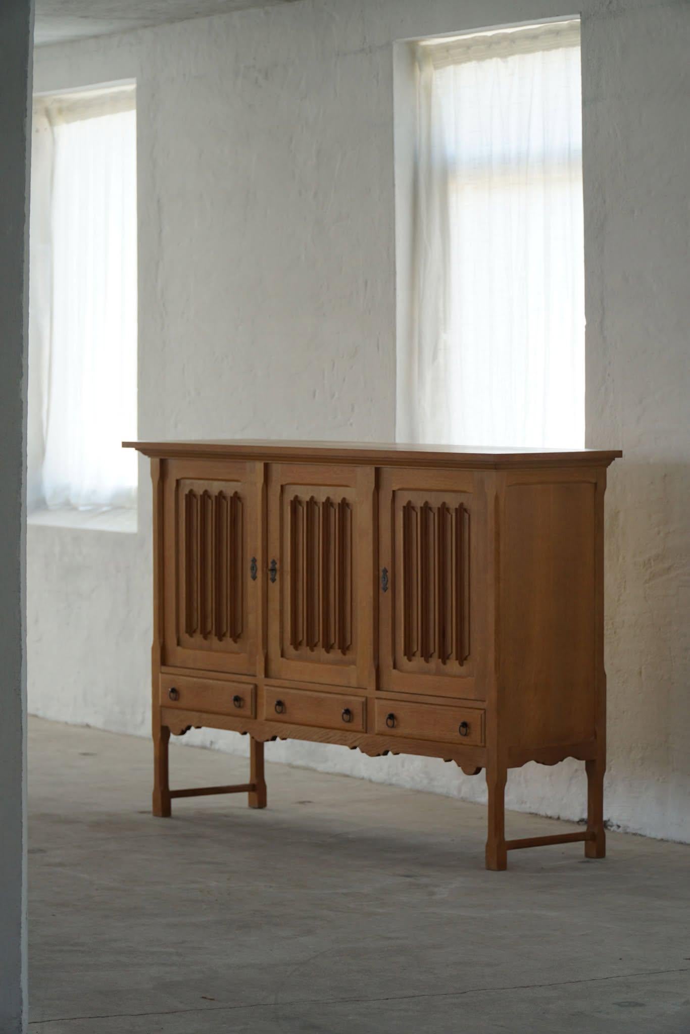 Brutalist Sideboard in Oak, Danish Mid Century Modern, Kjærnulf Style, 1960s For Sale 7