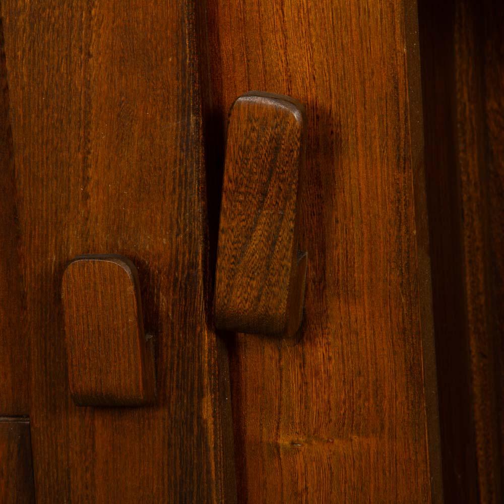 Fin du 20e siècle Brutalist sideboard in solid elm, 1970s en vente