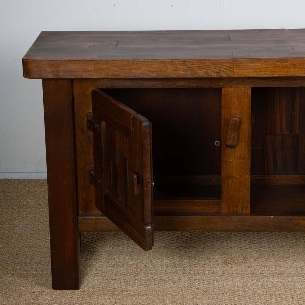 Orme Brutalist sideboard in solid elm, 1970s en vente