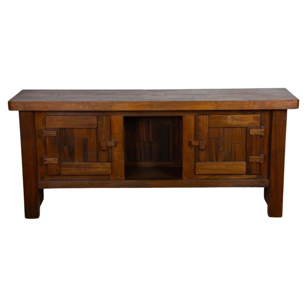Brutalist sideboard in solid elm, 1970s en vente