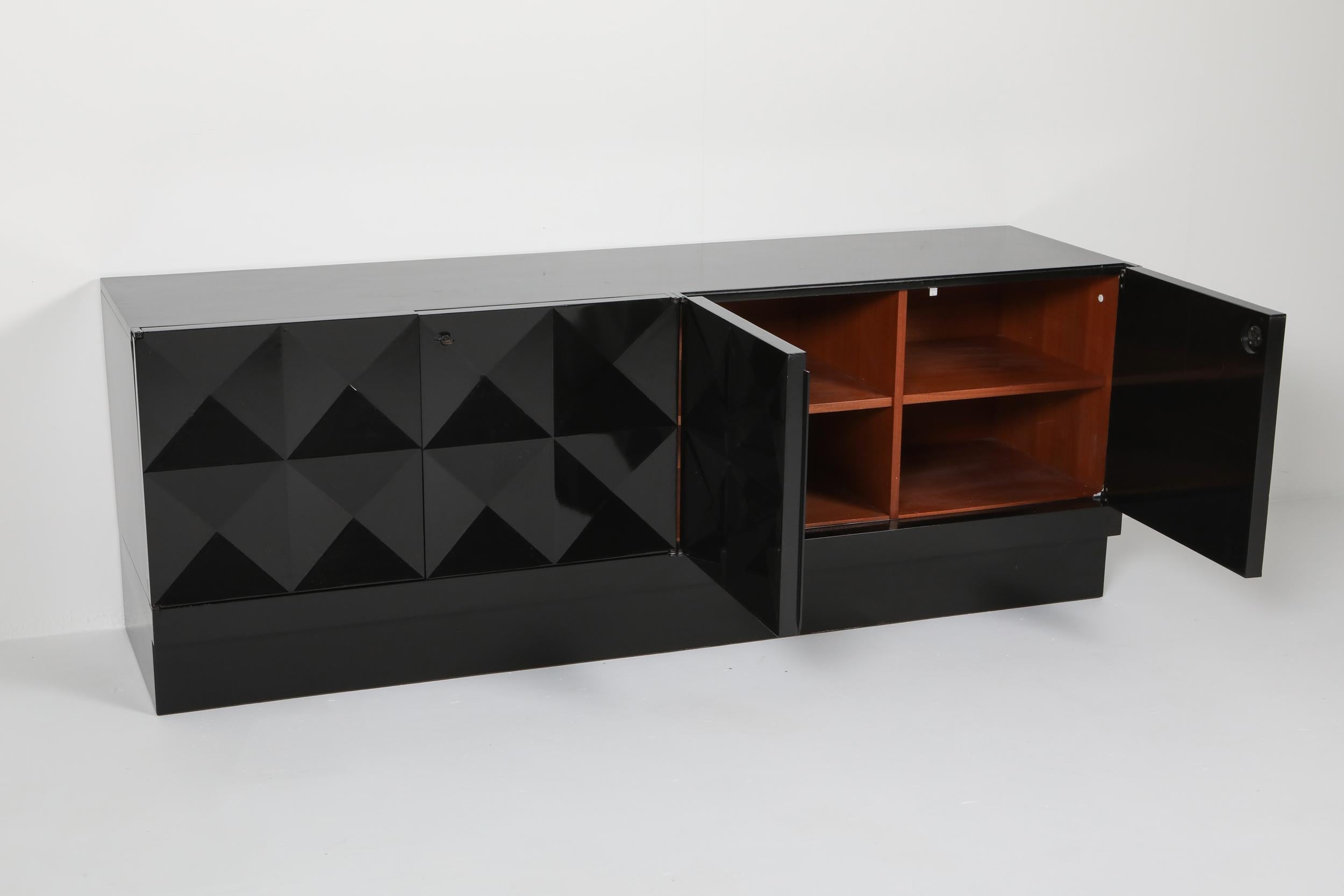Brutalist Sideboard in Stained Oak with Graphic Door Panels In Excellent Condition In Antwerp, BE
