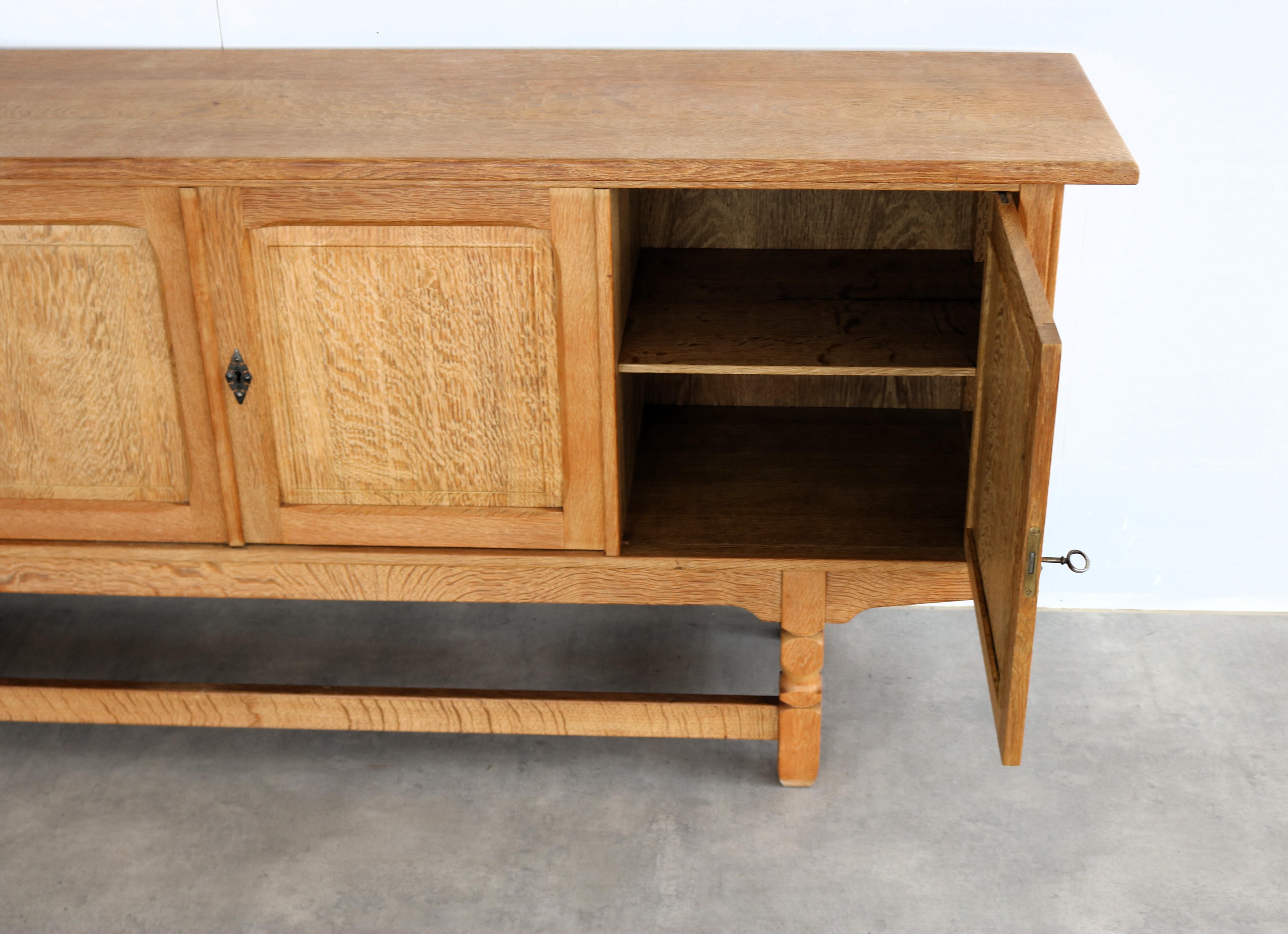 brutalistisches Sideboard  Eiche  Anrichte  60s  Dänisch im Angebot 5