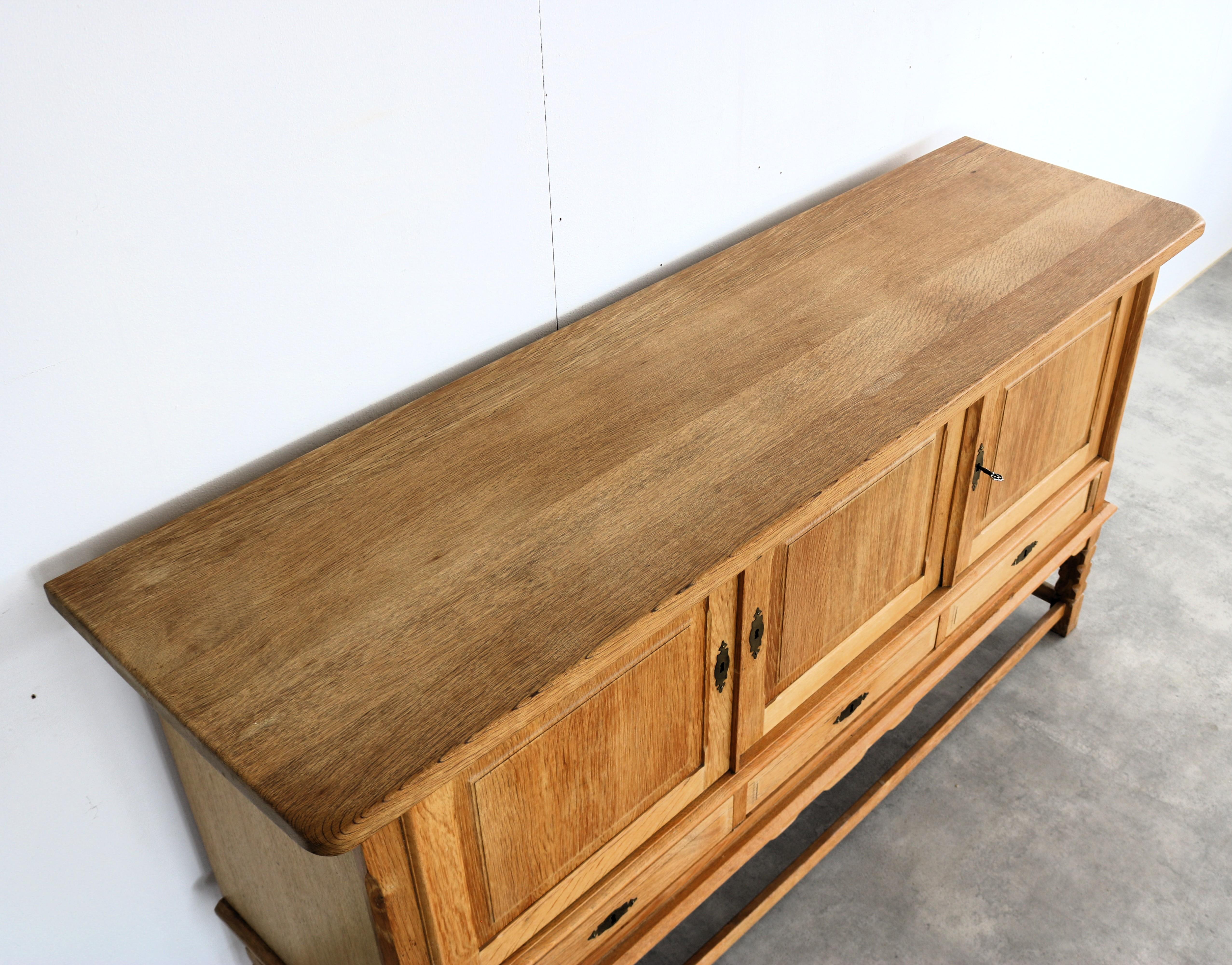 brutalistisches Sideboard  Eiche  Anrichte  60s  Dänisch im Angebot 5