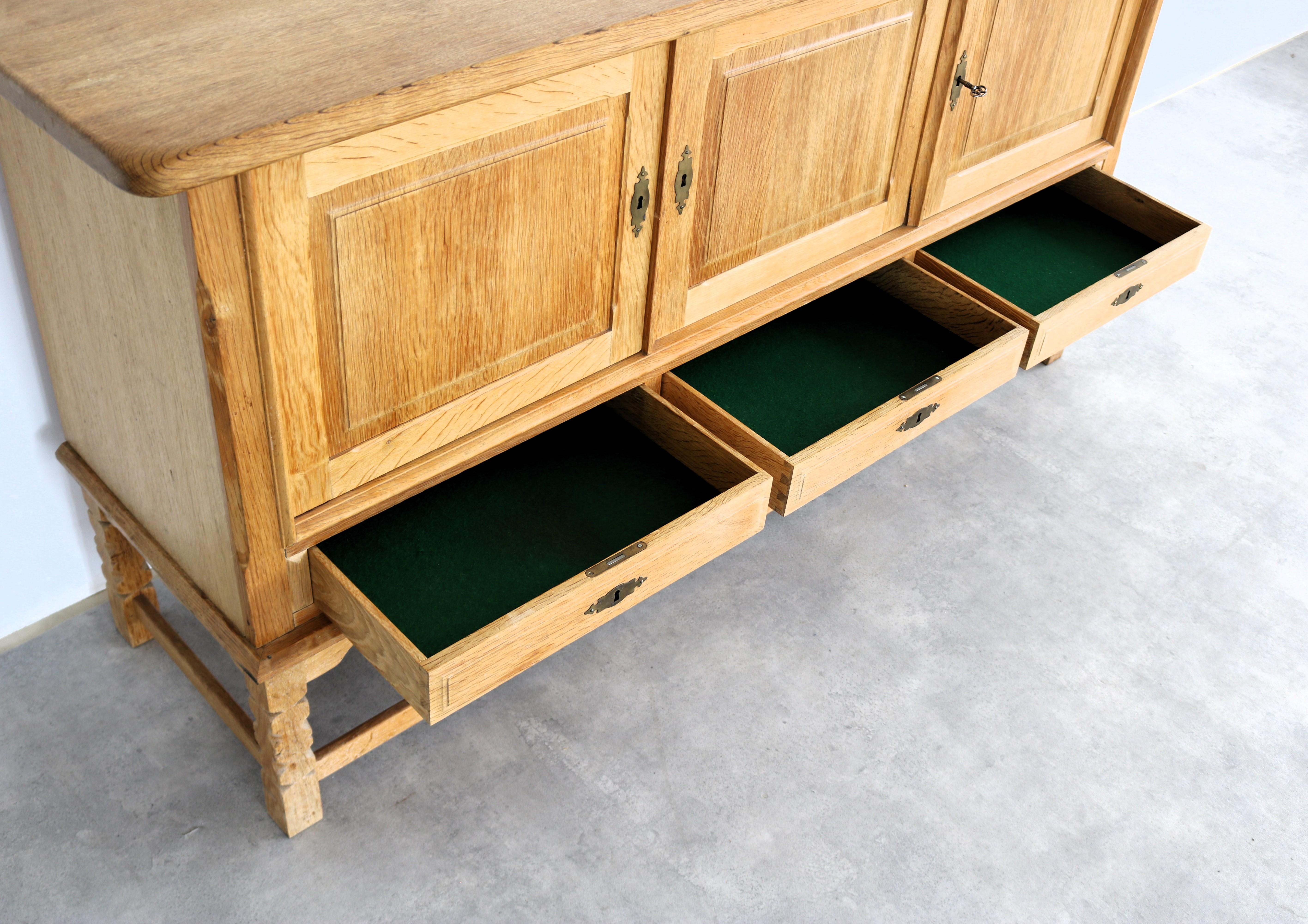 brutalistisches Sideboard  Eiche  Anrichte  60s  Dänisch im Angebot 8