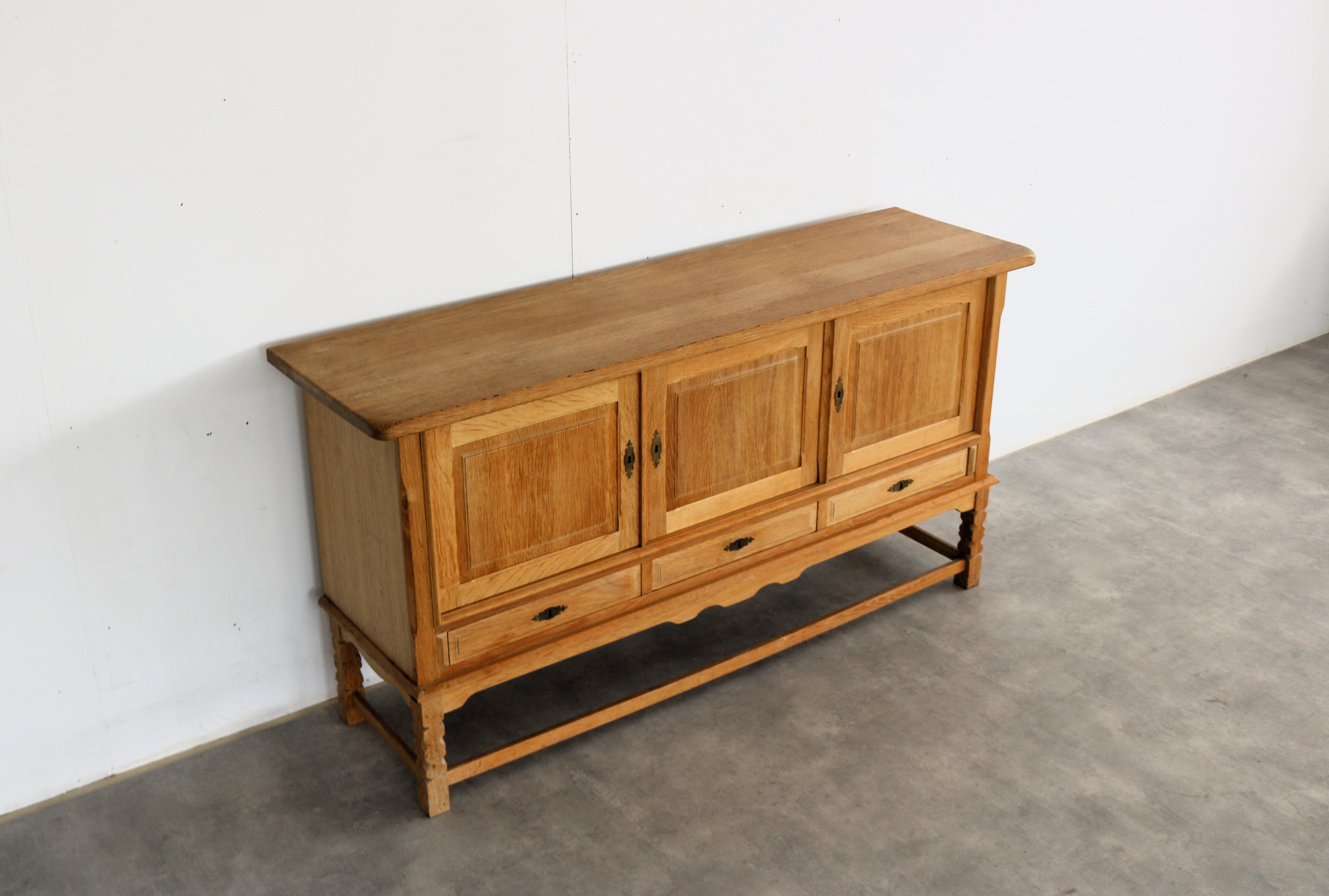 brutalistisches Sideboard  Eiche  Anrichte  60s  Dänisch im Angebot 9