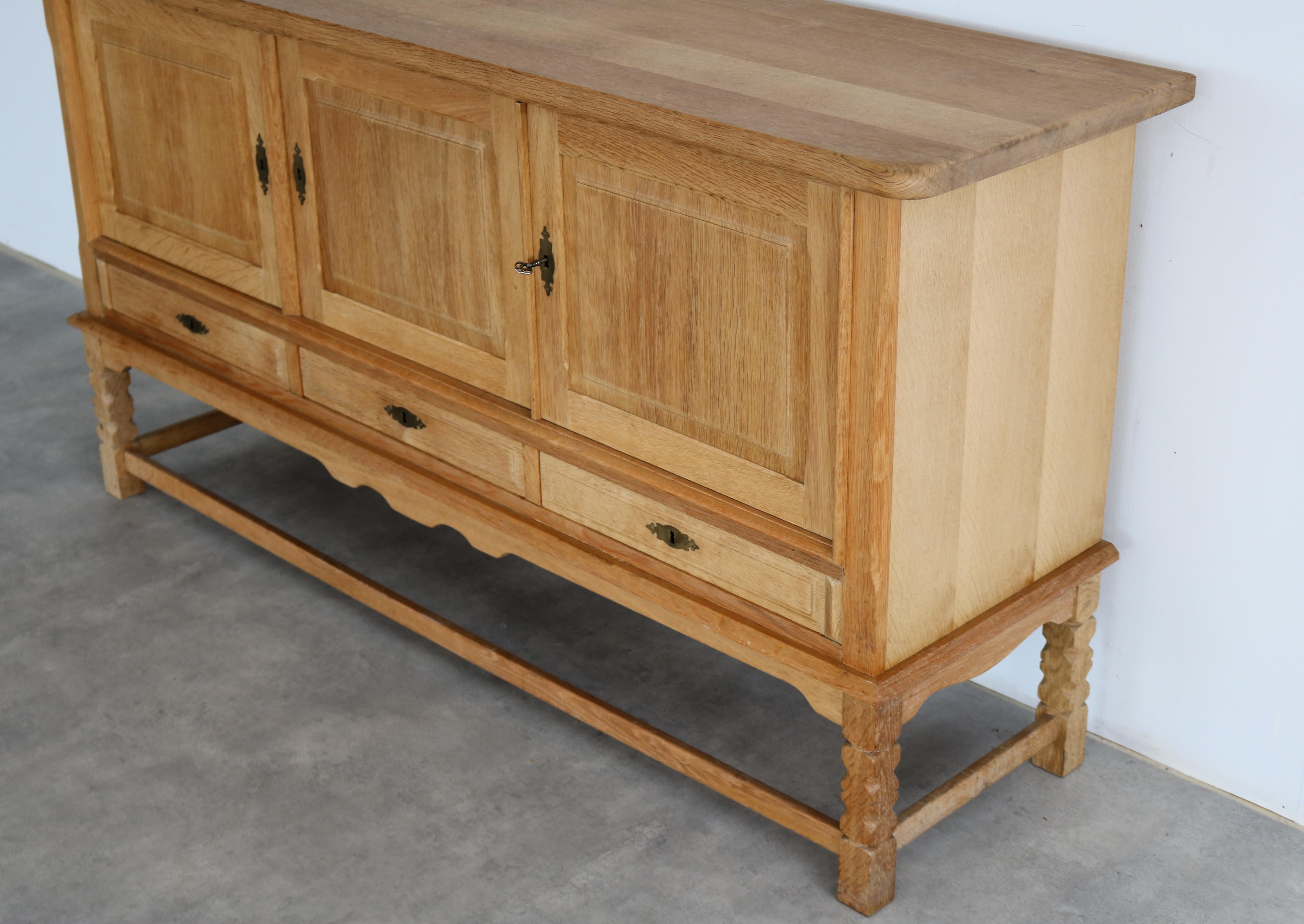 brutalistisches Sideboard  Eiche  Anrichte  60s  Dänisch im Angebot 2