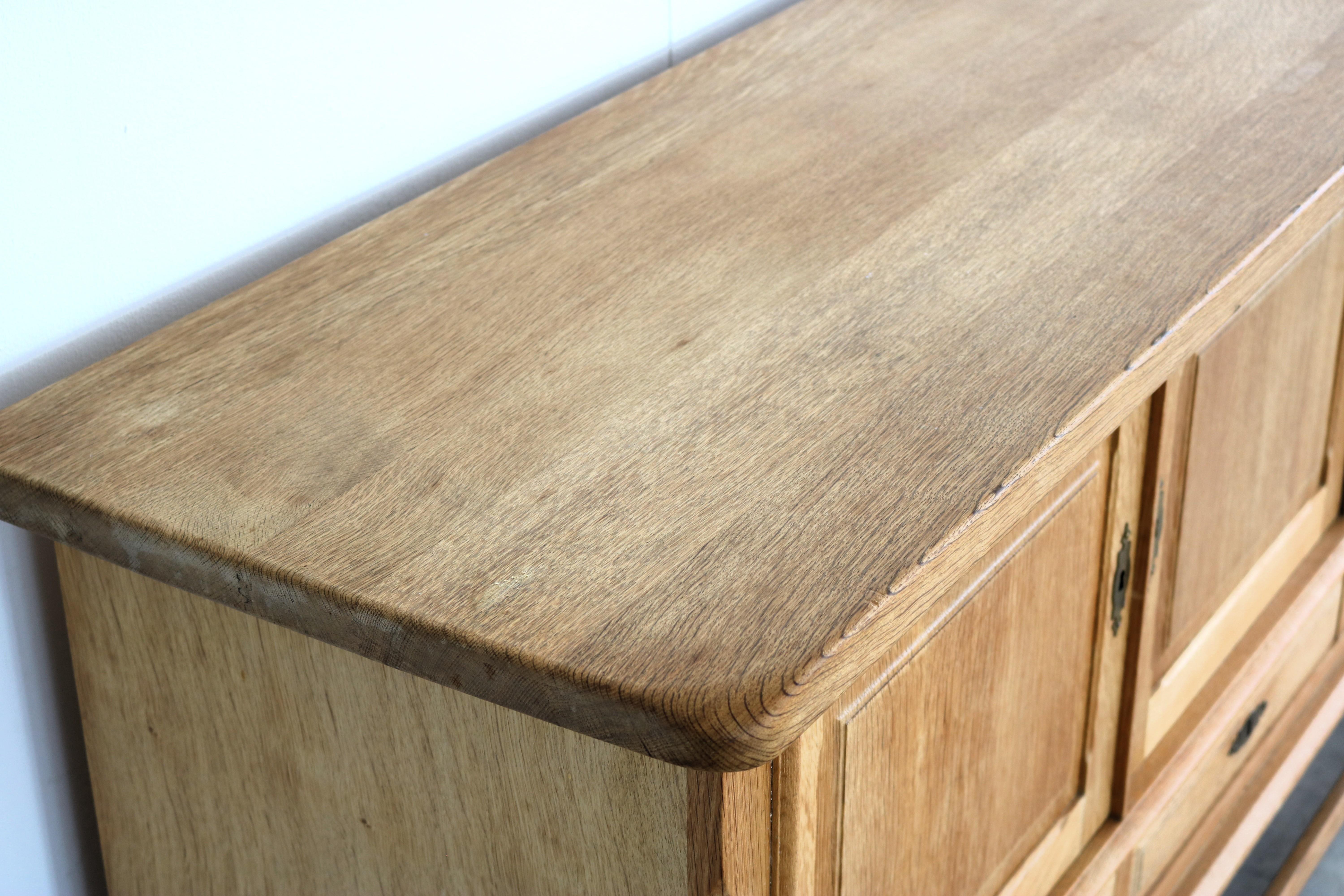brutalistisches Sideboard  Eiche  Anrichte  60s  Dänisch im Angebot 3