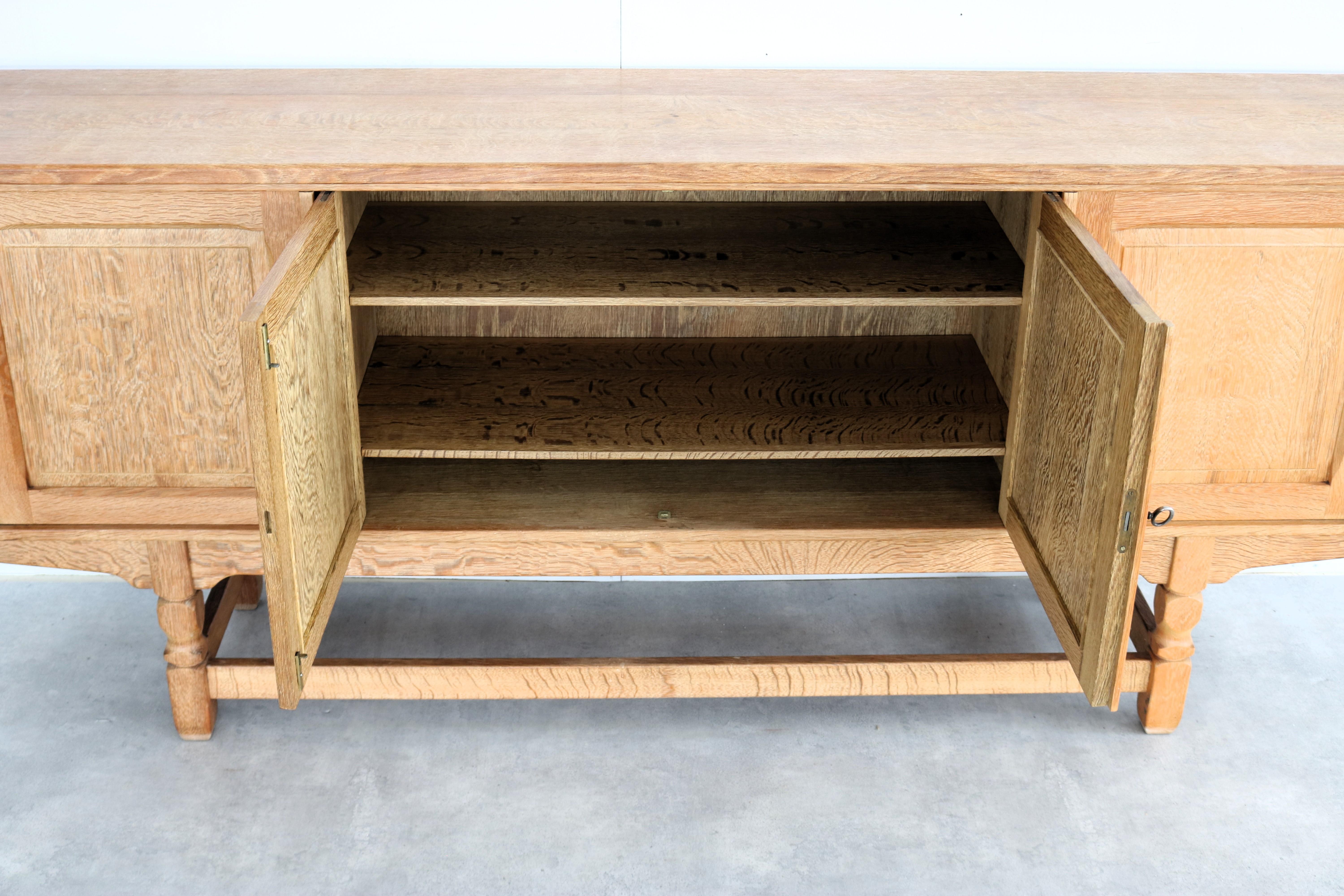 brutalistisches Sideboard  Eiche  Anrichte  60s  Dänisch im Angebot 4