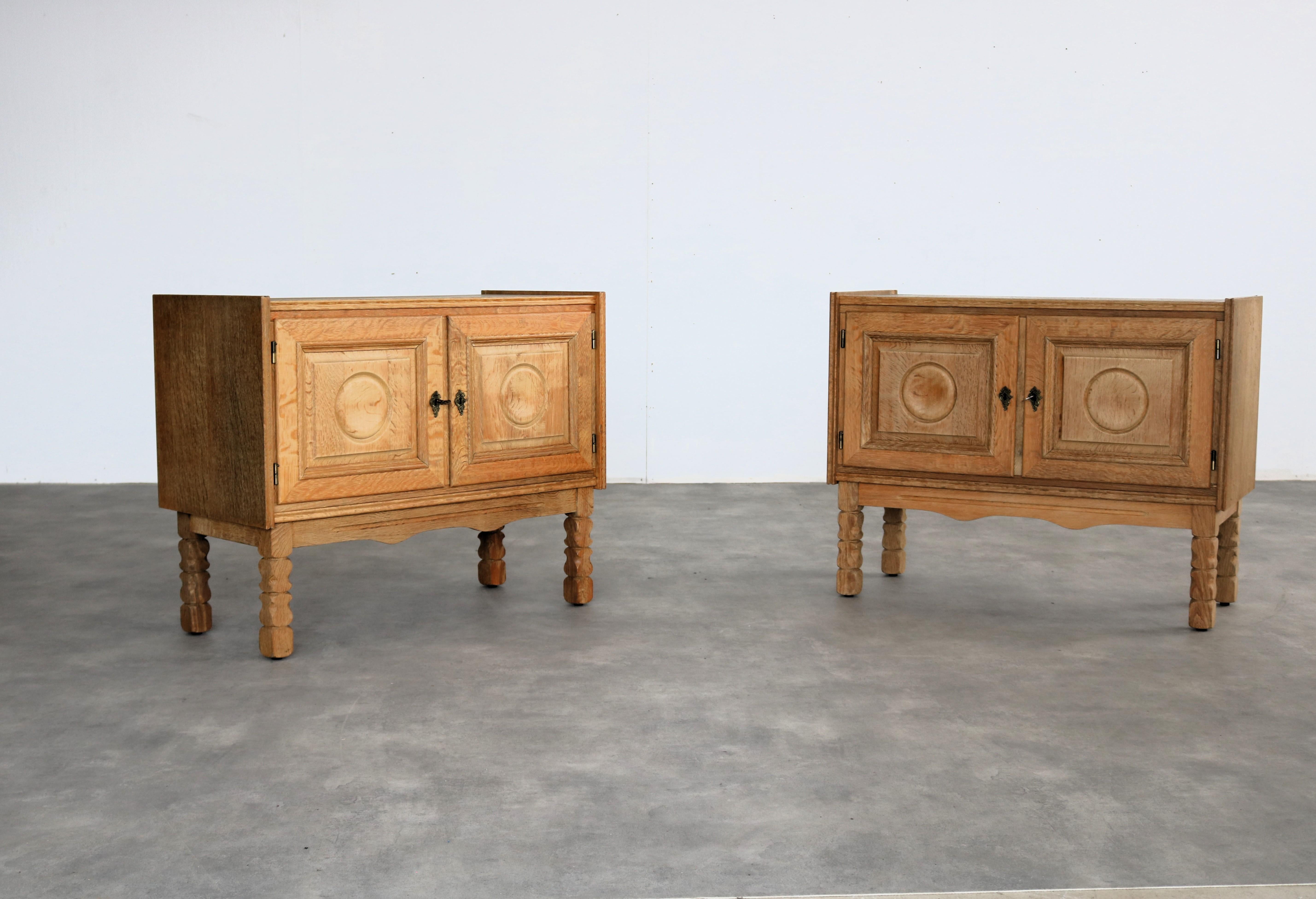 
Brutalist sideboard  sideboard  1960s  Danish

period  1960s
design  unknown  style: Henning Kjaernulf  Denmark
condition  good  minor signs of wear
size  72 x 90 x 42 cm (h x w x d)

details  oak; 2 availeble ;

item number  2924