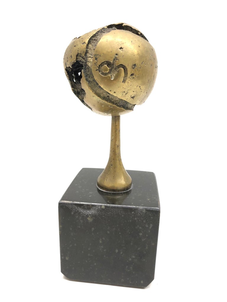 Mid-Century Modern Brutalist Signed Tennis-Ball Bronze Sculpture on Marble Base, German, 1970s For Sale