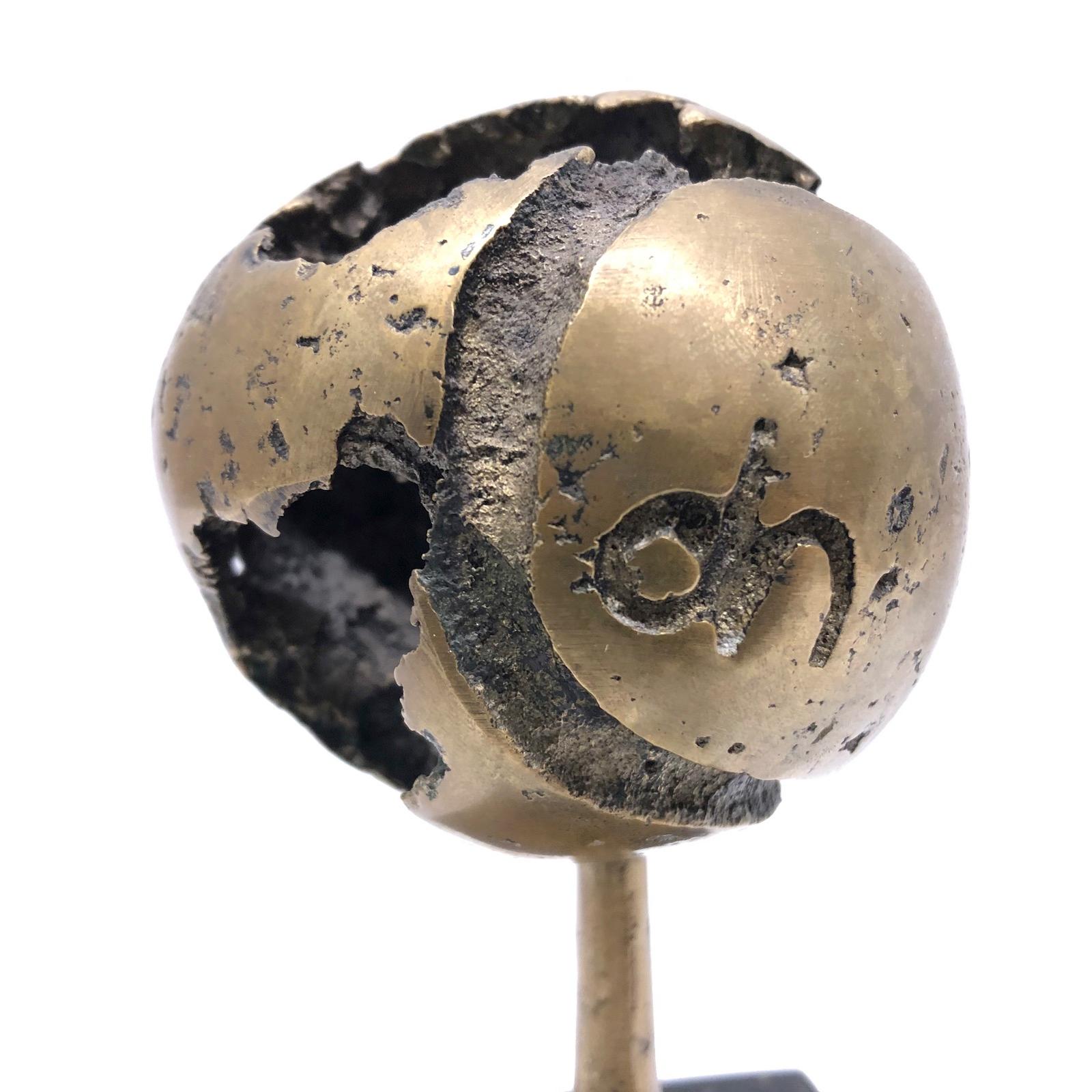 Brutalist Signed Tennis-Ball Bronze Sculpture on Marble Base, German, 1970s For Sale 2