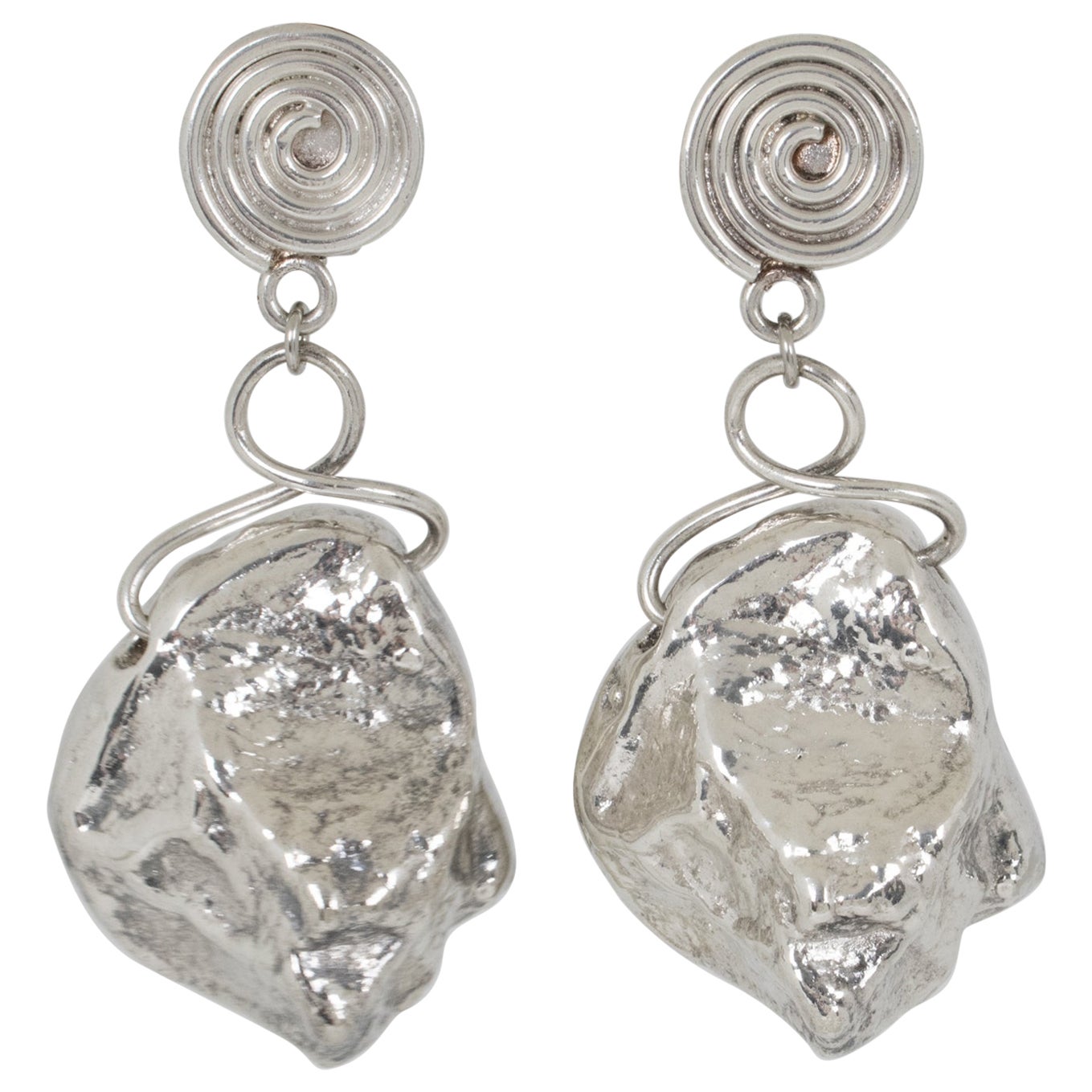 Pendientes Brutalistas Colgantes de Metal Plateado