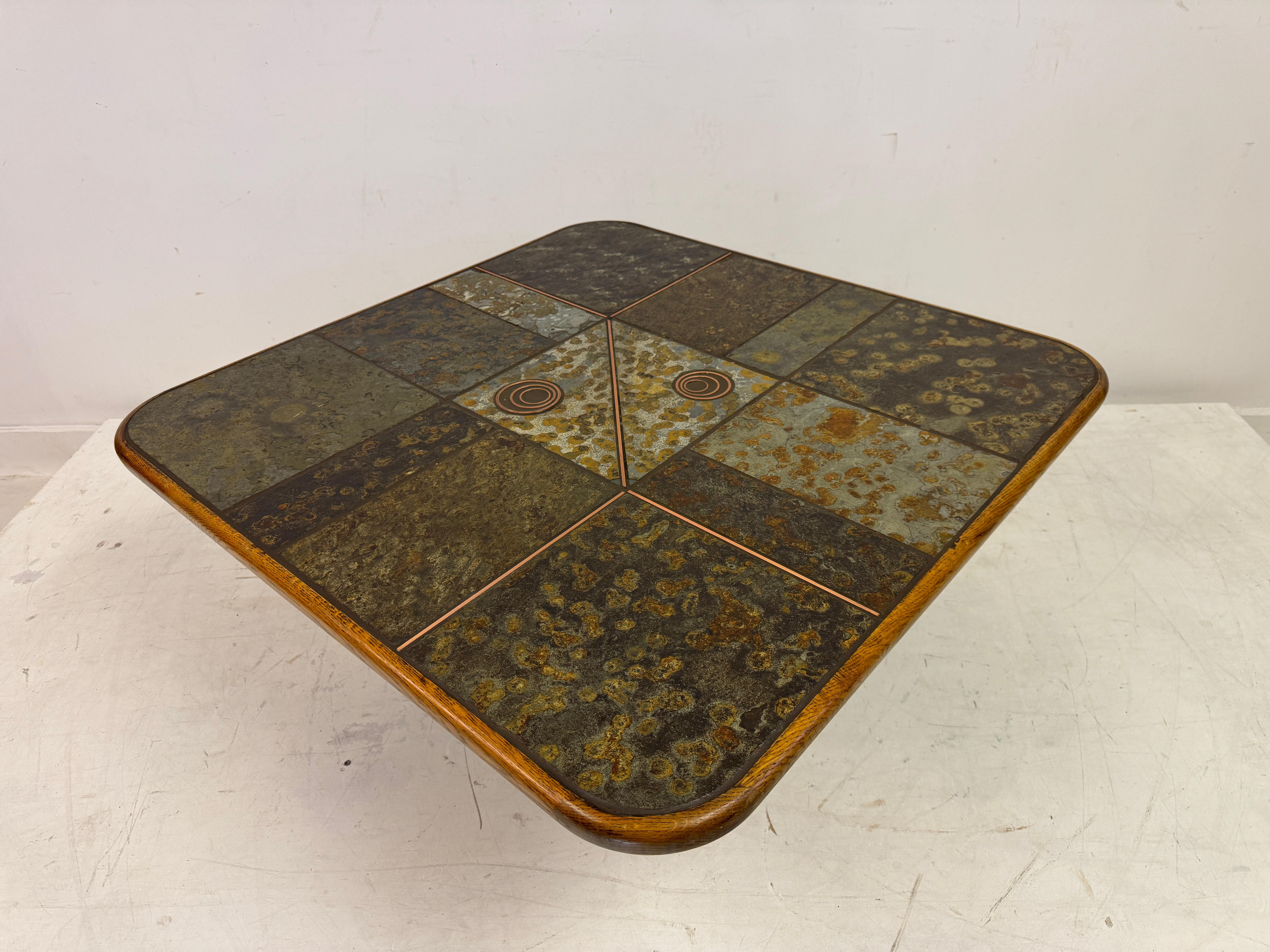 Table basse brutaliste en ardoise et pierre avec incrustation de cuivre style Kingma en vente 3