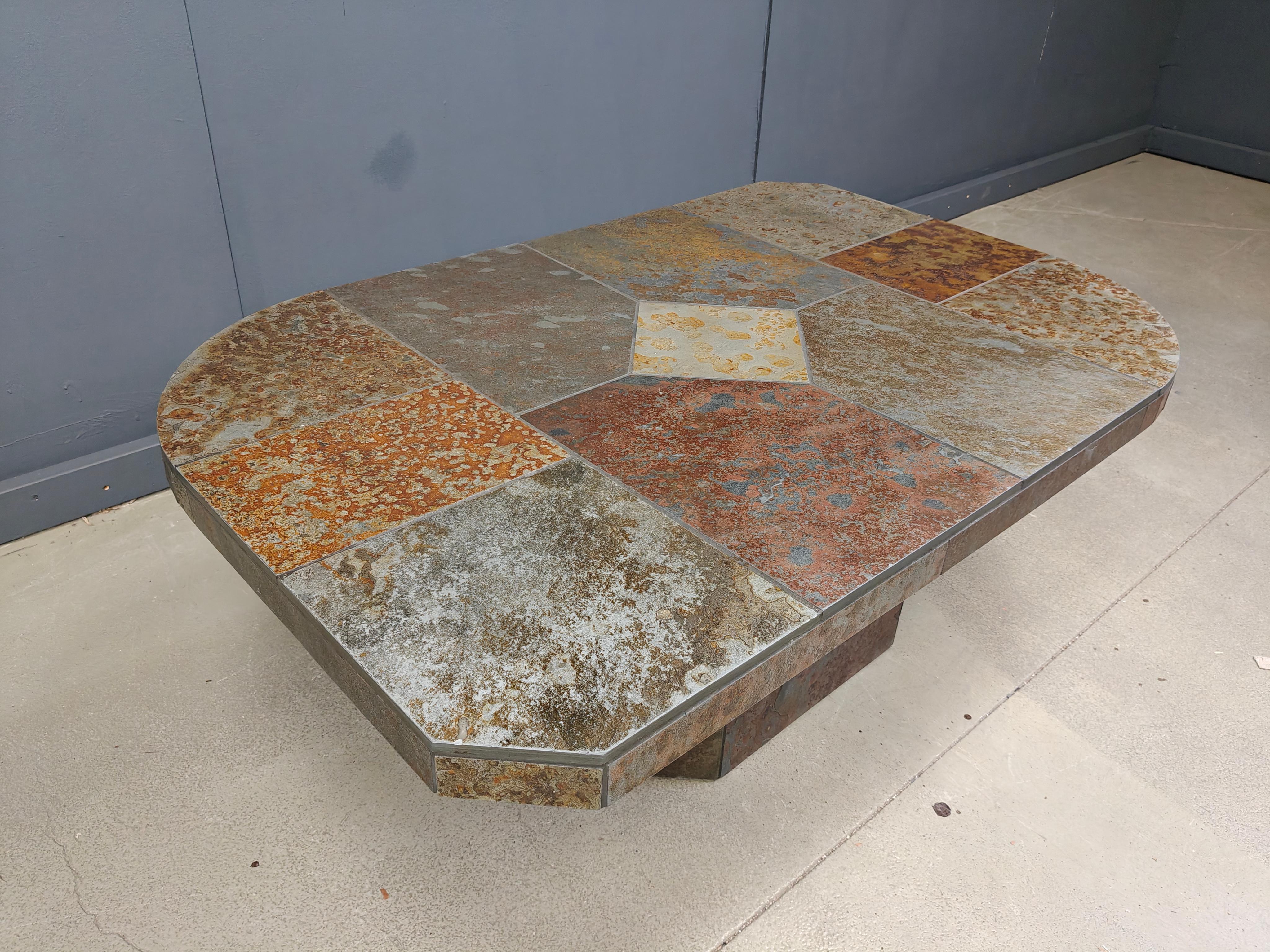 Brutalist slate stone coffee table, 1980s In Good Condition For Sale In Leuven, Vlaams Gewest