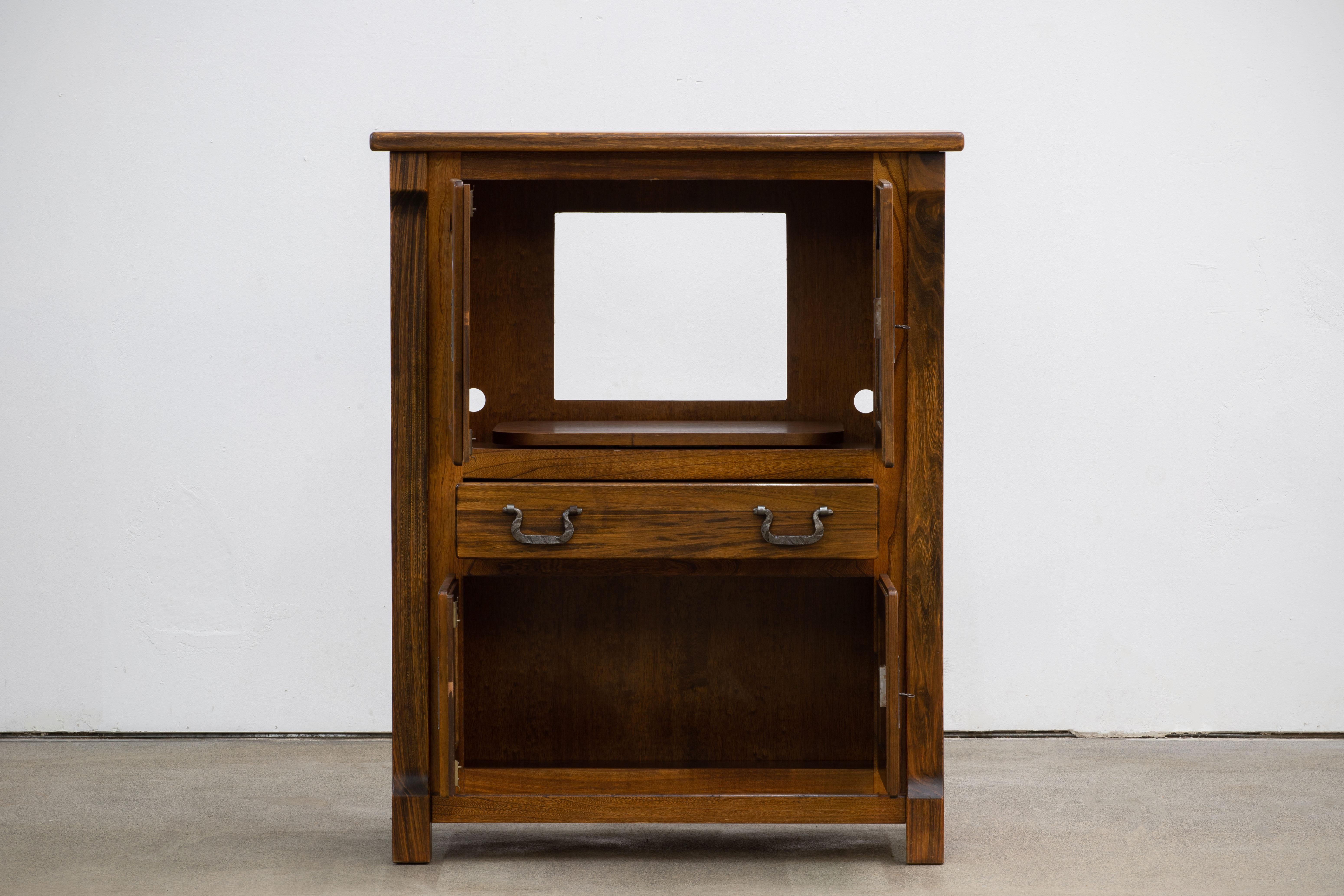 armoire orme massif