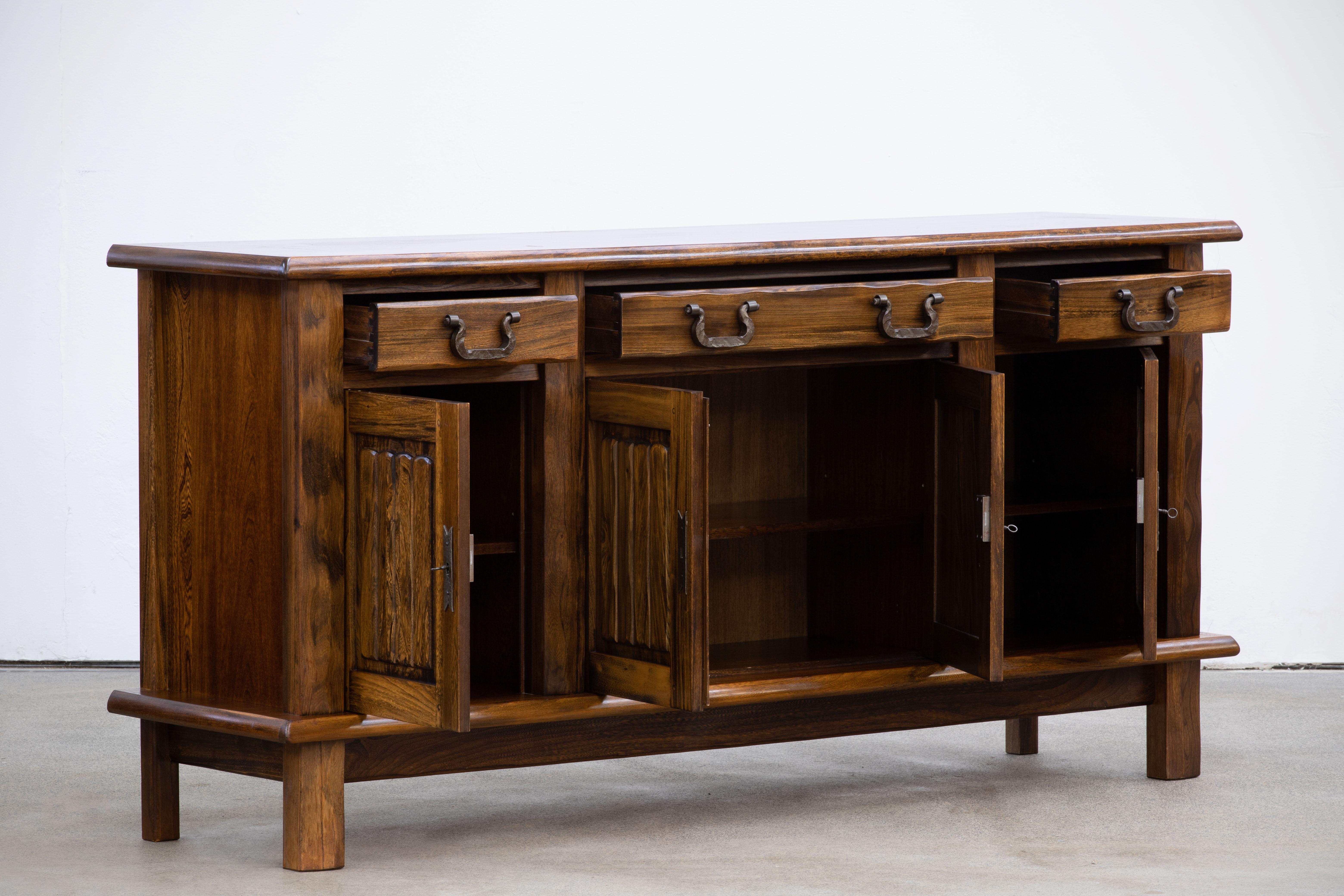 Brutalist Solid Elm Sideboard by Olavi Hanninen In Good Condition In Wiesbaden, DE