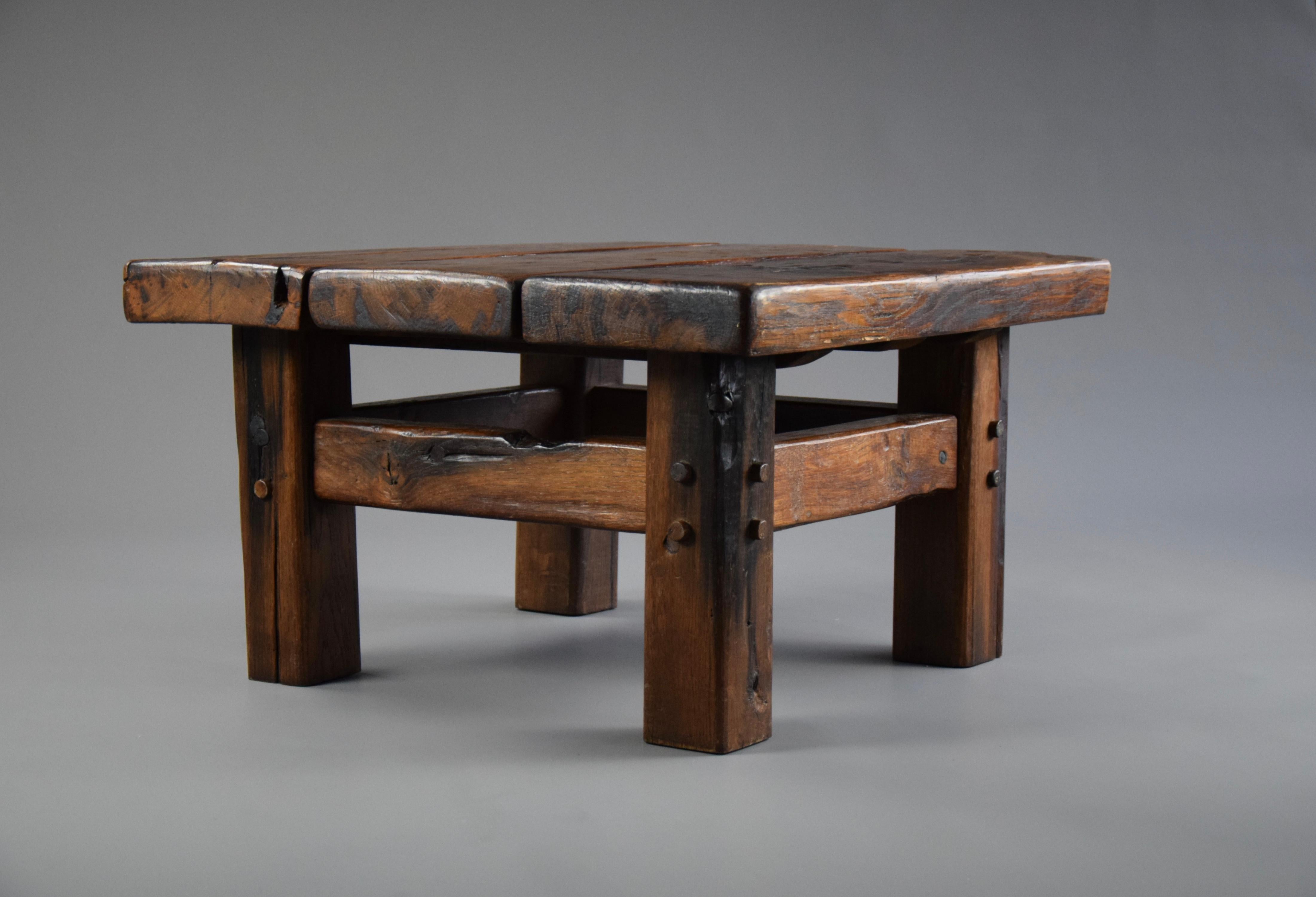 Milieu du XXe siècle Table basse brutaliste en bois d'orme massif en vente