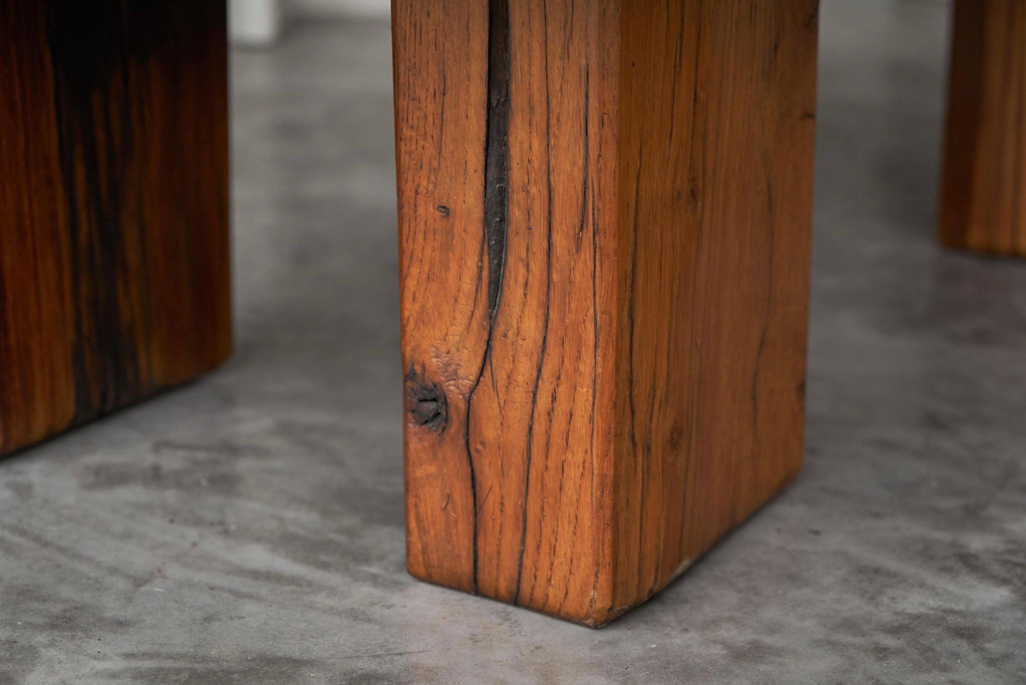 Tavolino brutalista in legno massiccio di Oak, Europa, anni '70 In condizioni buone in vendita a Meer, VAN