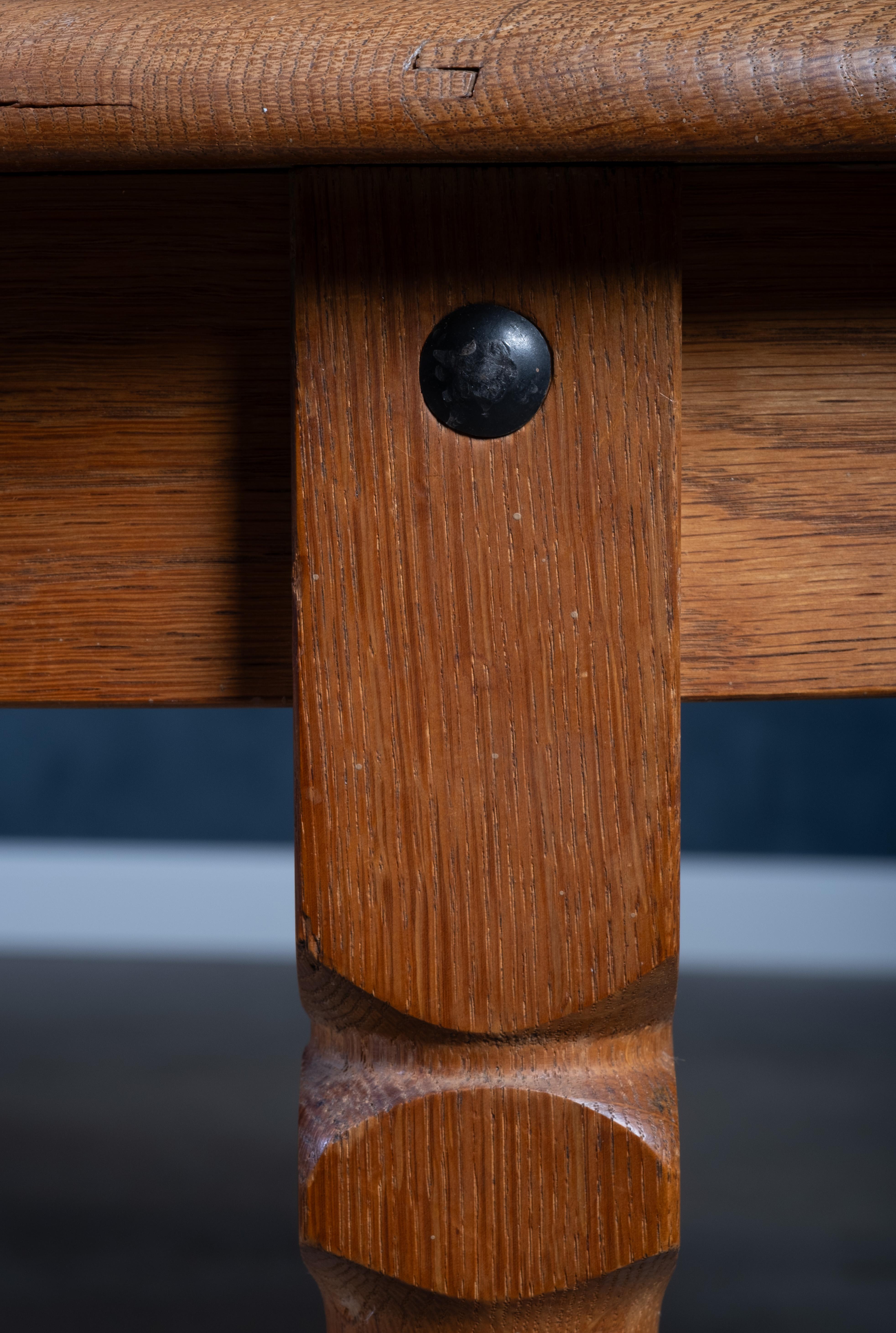 Brutalist Solid Oak Dining Table by Henning Kjærnulf, 1970s en vente 3