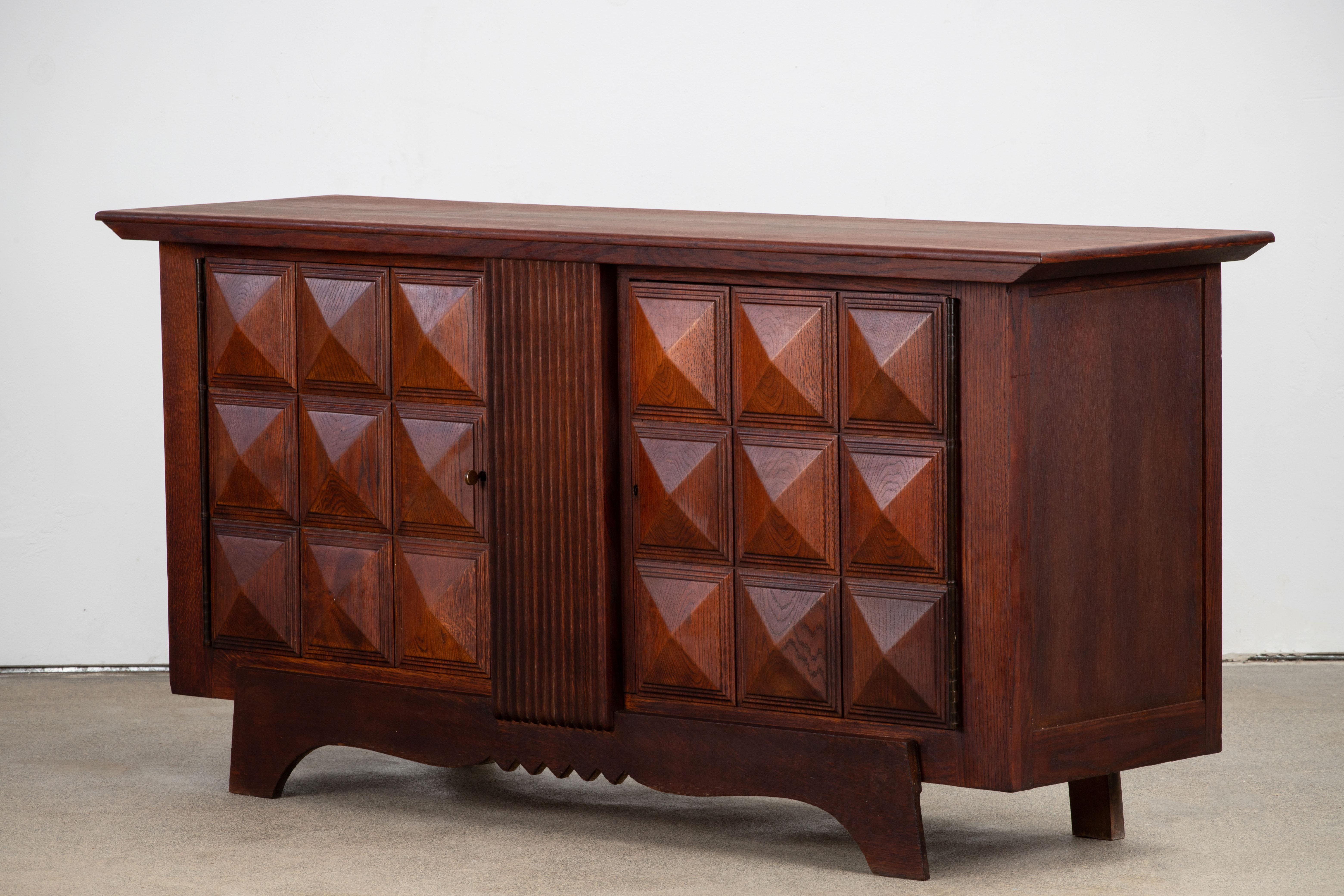 Brutalist Solid Oak Sideboard, France, 1940s For Sale 4