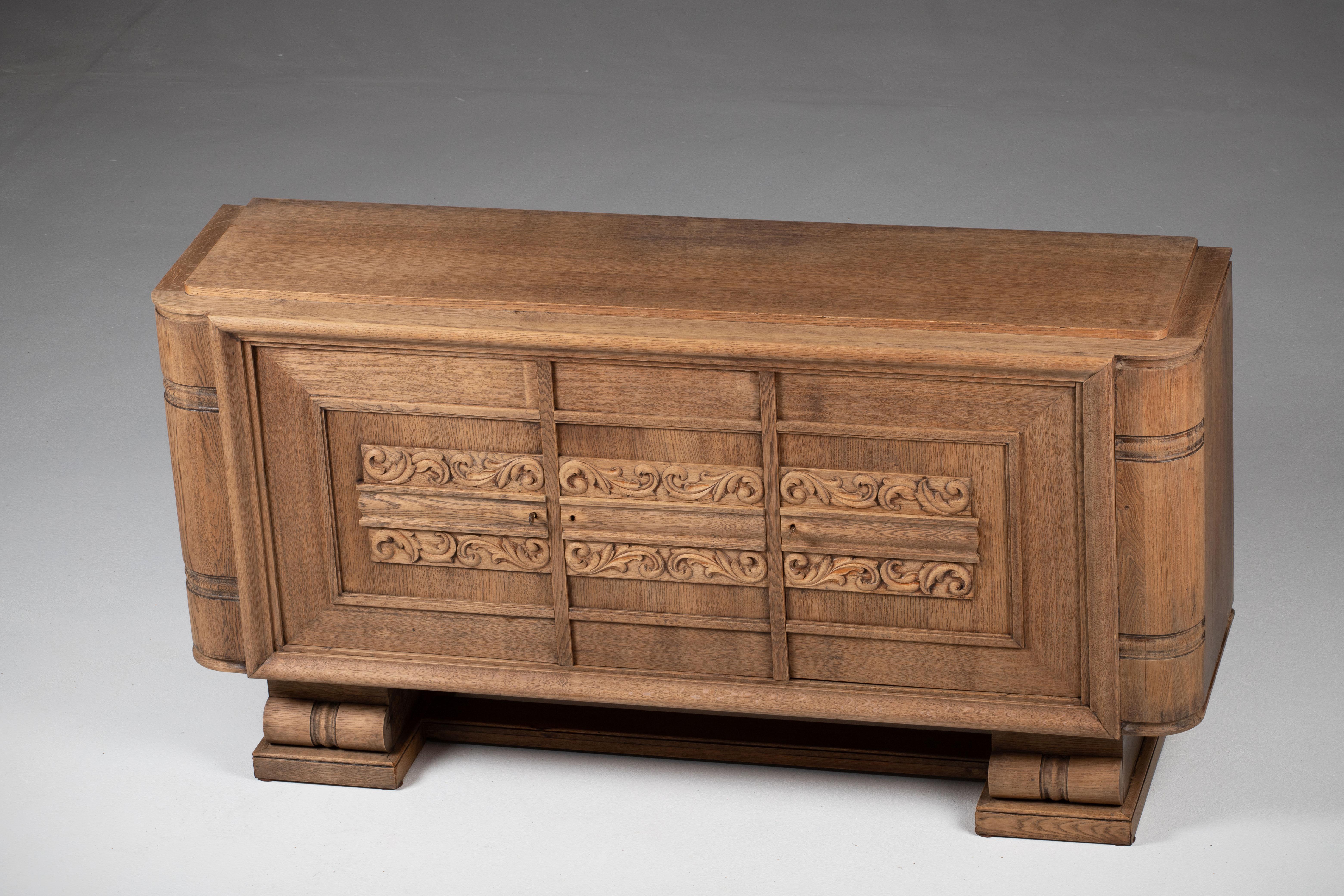 Brutalist Solid Oak Sideboard, France, 1940s For Sale 10