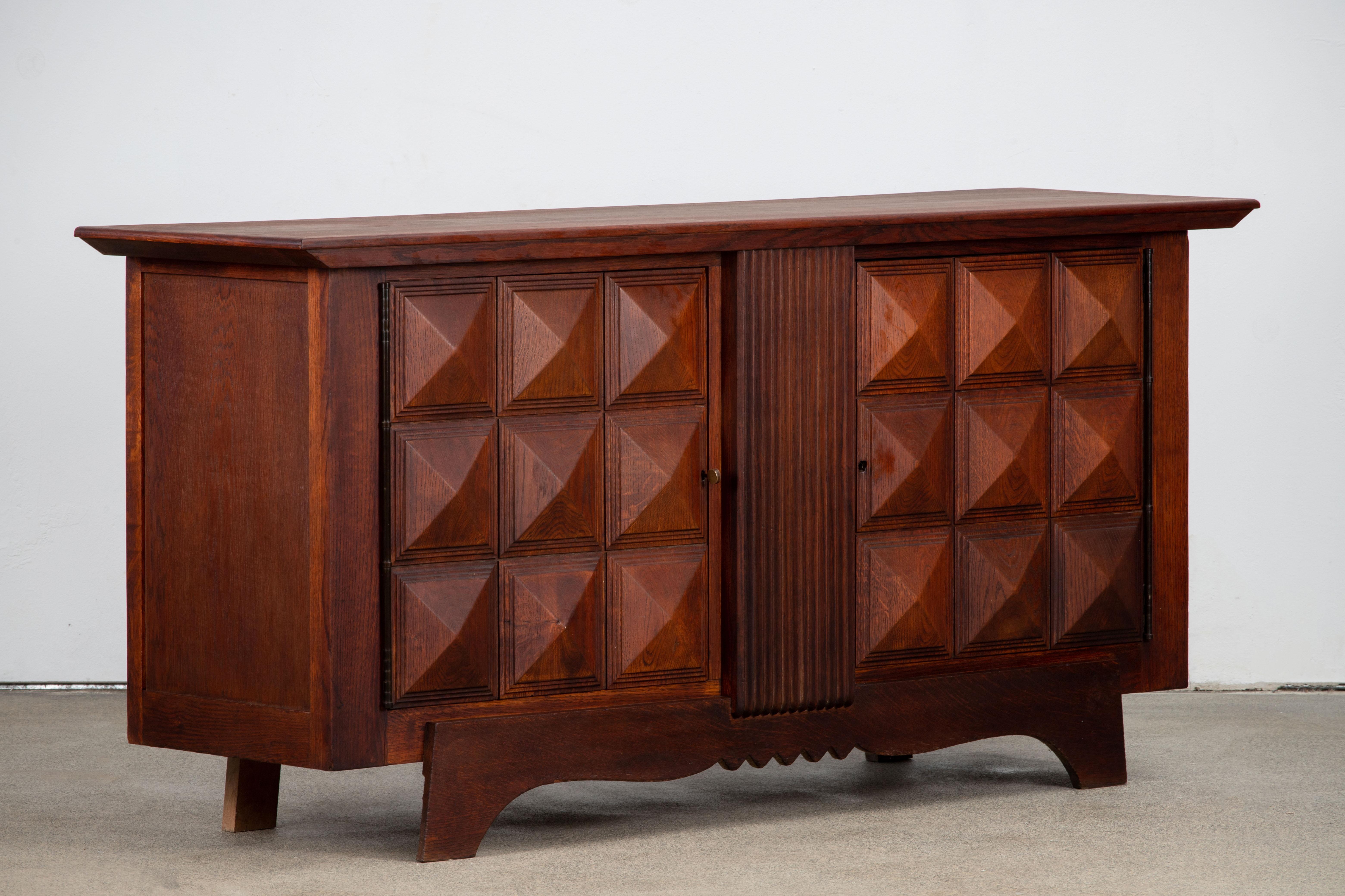 Brutalist Solid Oak Sideboard, France, 1940s For Sale 1