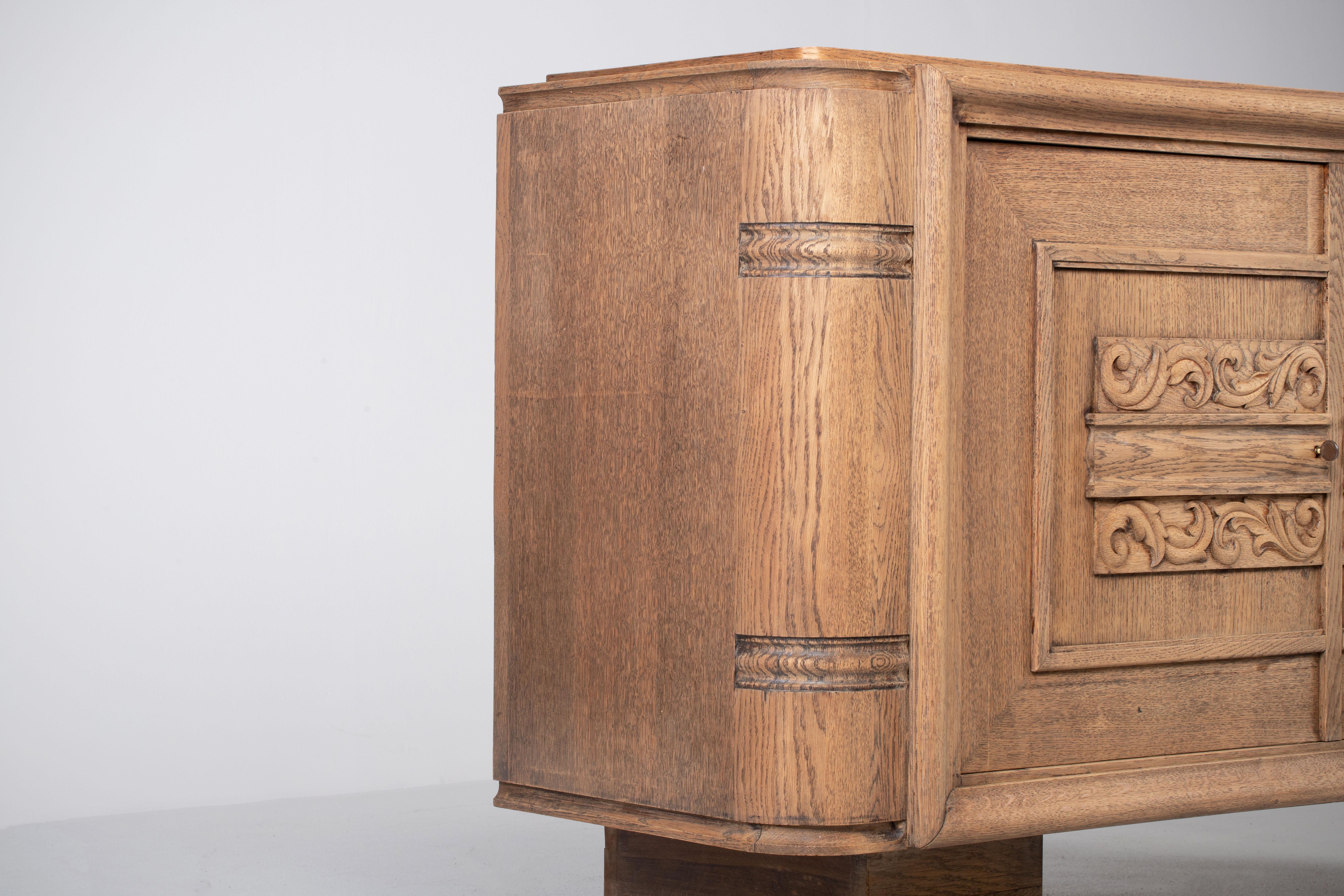 Brutalist Solid Oak Sideboard, France, 1940s For Sale 3