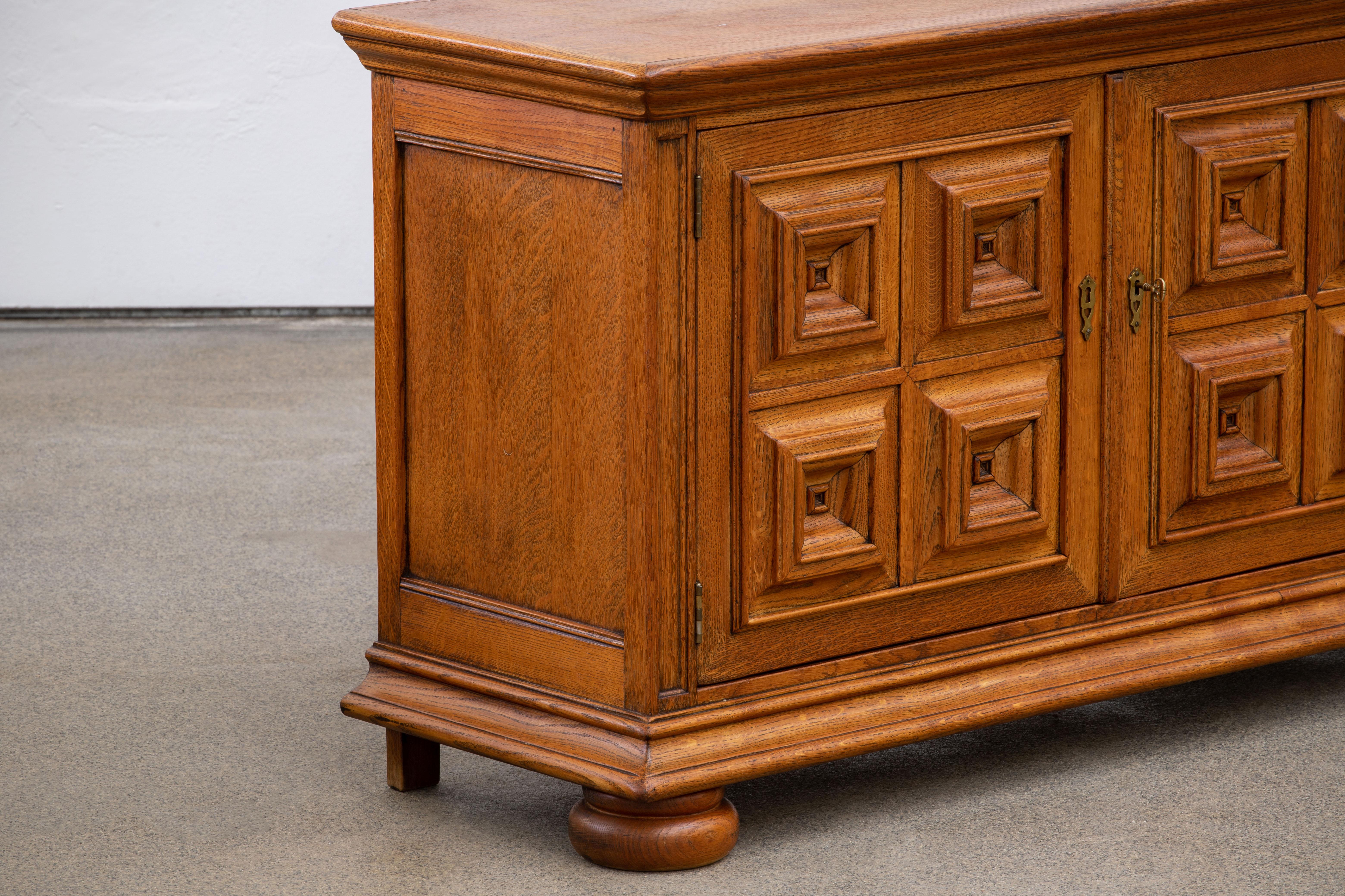 Brutalist Solid Oak Sideboard, Spanish Colonial, 1940s In Good Condition In Wiesbaden, DE