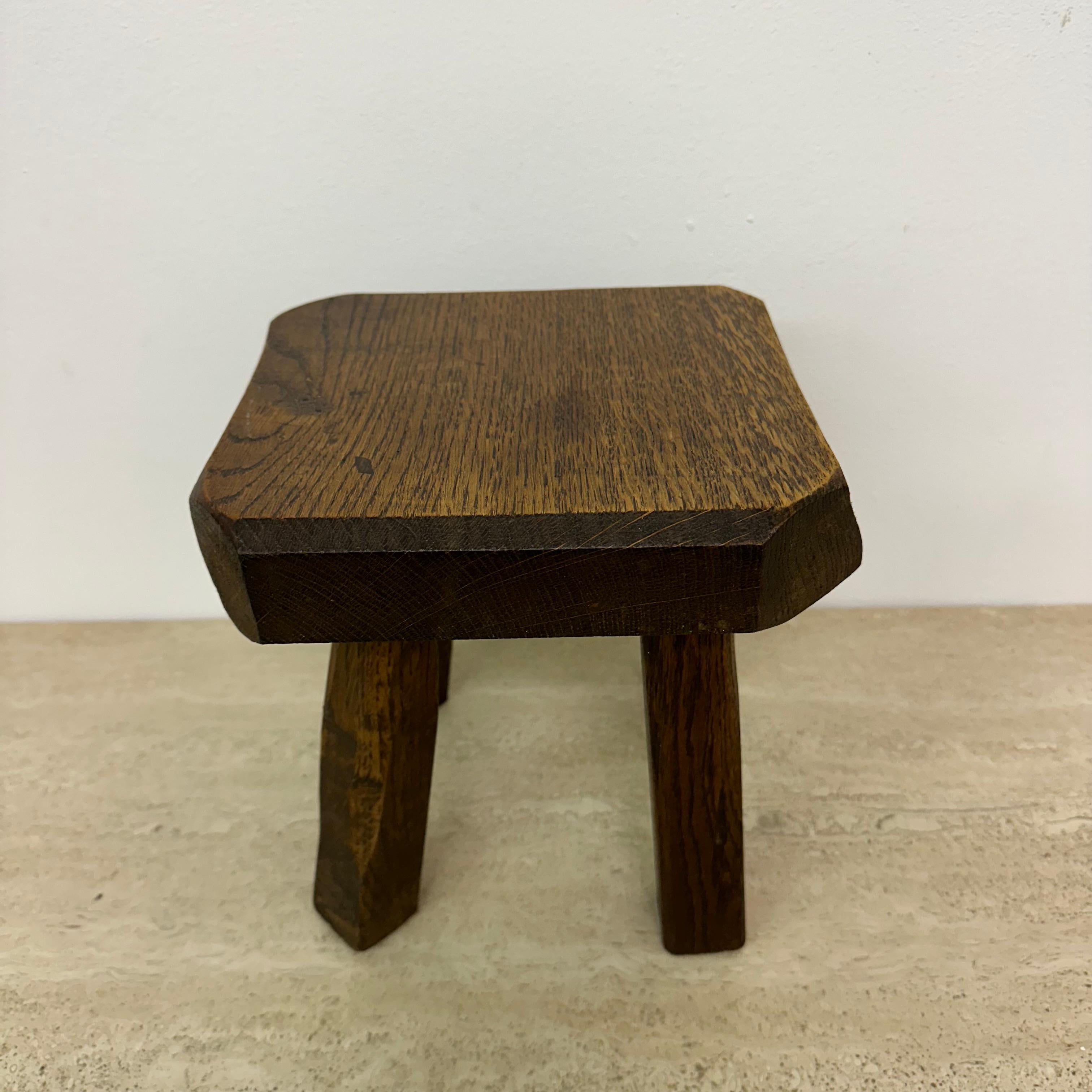 Brutalist solid oak wooden side table , 1970s

Dimensions: 22cm Width, 22cm Height, 20 cm Depth
Condition: Good
Material: Wood
Color: Brown