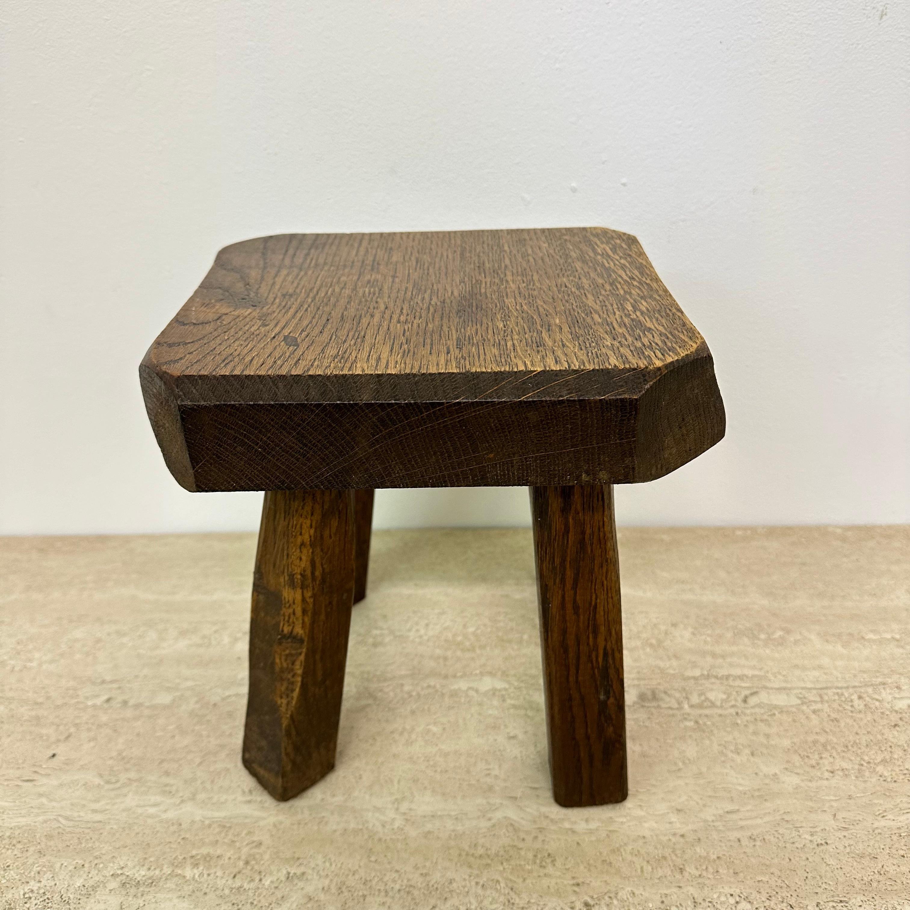 Brutalist solid oak wooden side table , 1970s In Good Condition For Sale In Delft, NL