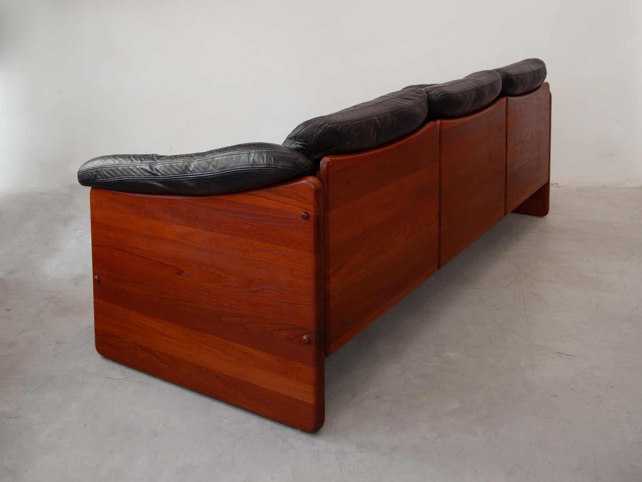 Brutalist Solid Pine and Leather Three Seats Sofa, Denmark, A. Mikael Laursen 3