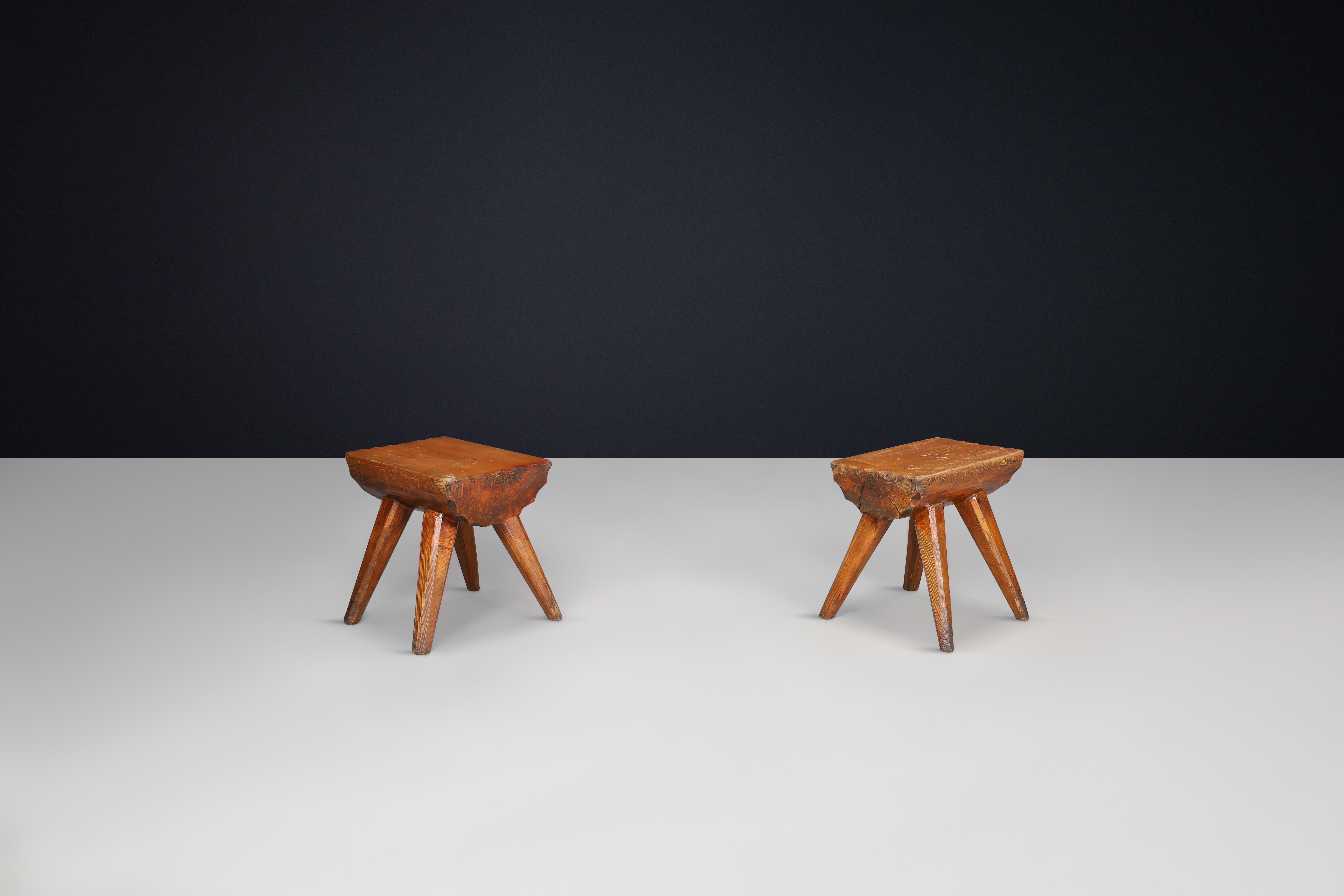 Brutalist Solid Pine Stools, France, 1960s – Set of 12 Available (Priced Per Stool)

A striking collection of twelve Brutalist stools handcrafted in France during the 1960s. These stools are executed in solid pine and present mid-20th-century rural