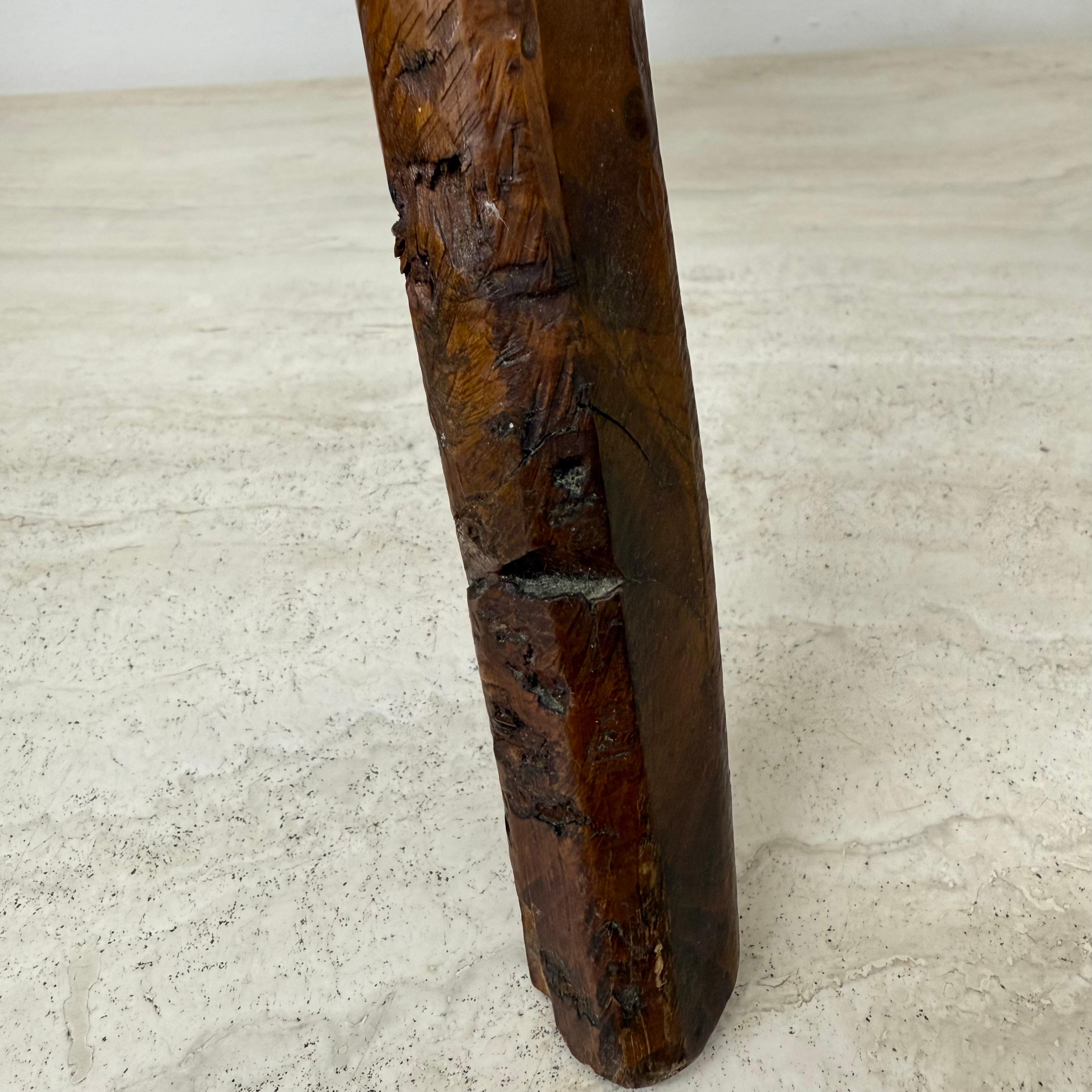 Table d'appoint brutaliste en bois massif, 1970 en vente 10