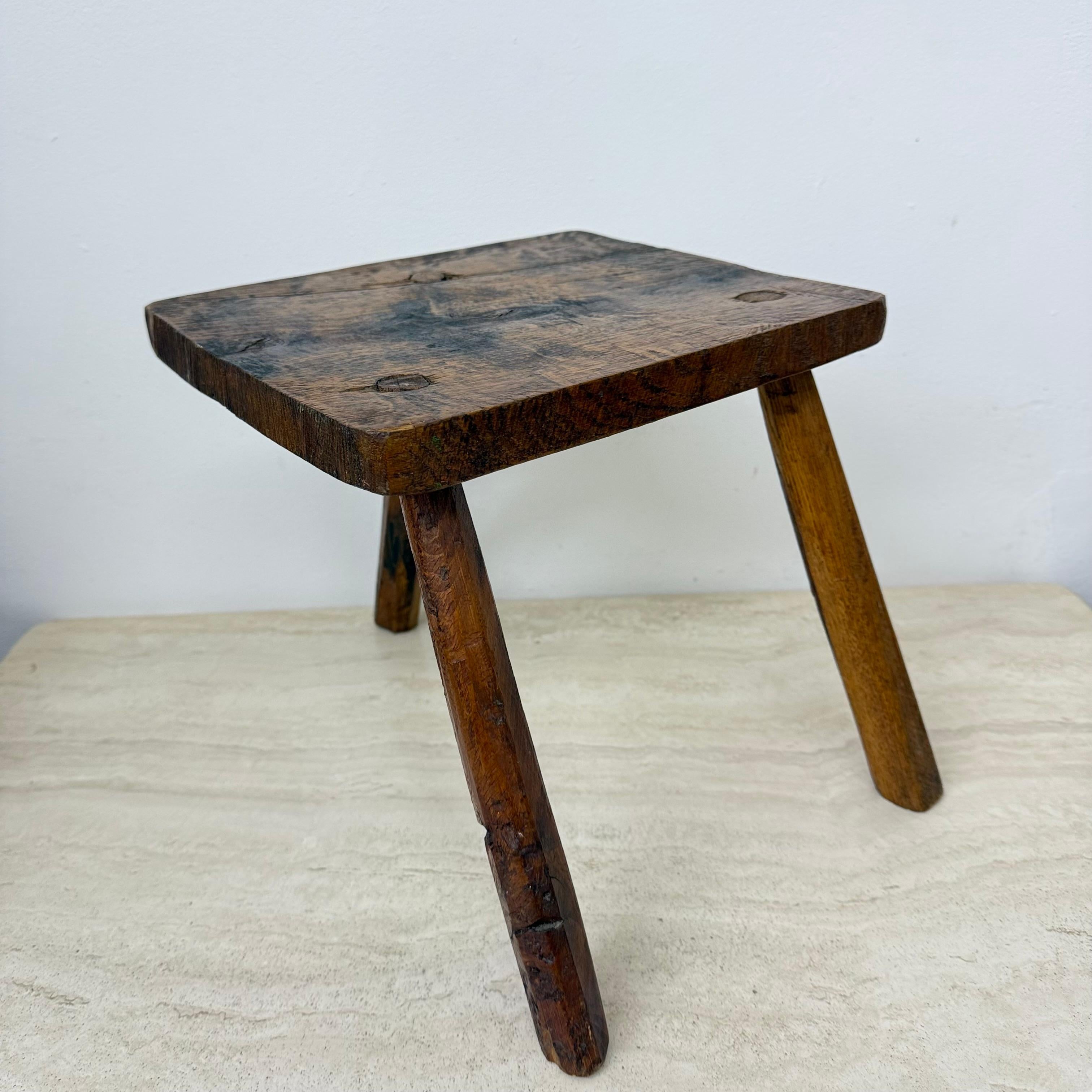 Table d'appoint brutaliste en bois massif, 1970 en vente 12